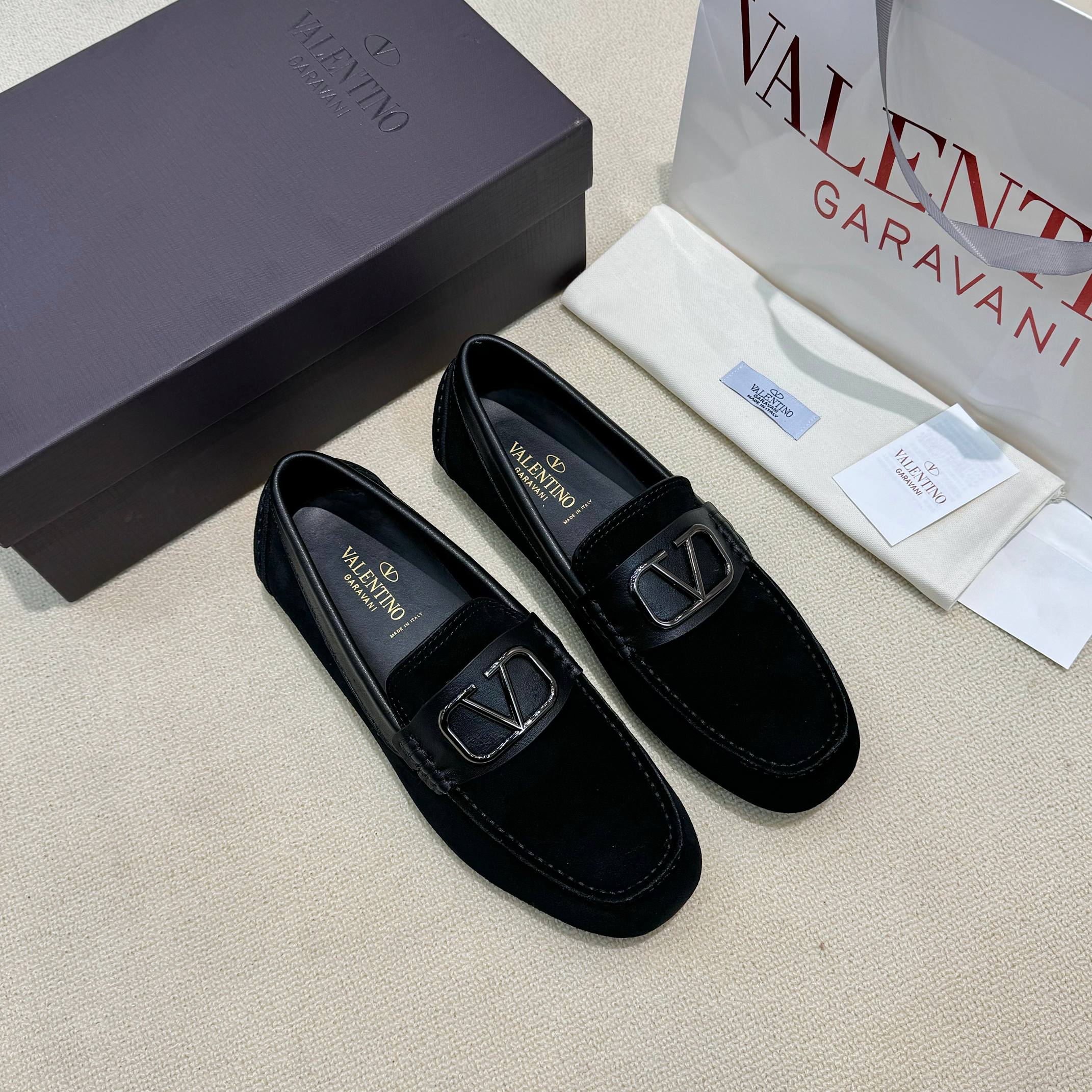 LuxluxHouse Best Quality Shoes Valentino