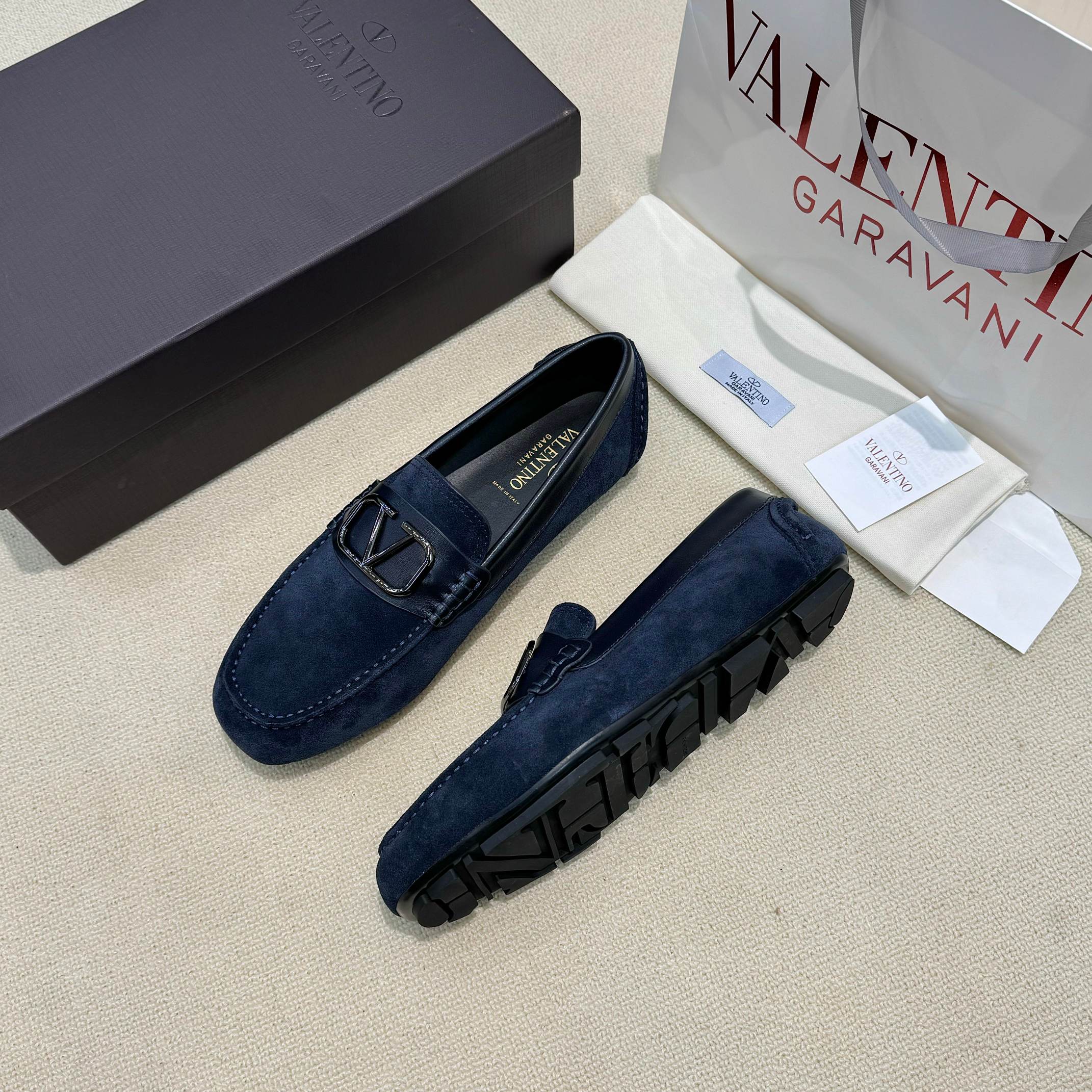 LuxluxHouse Best Quality Shoes Valentino