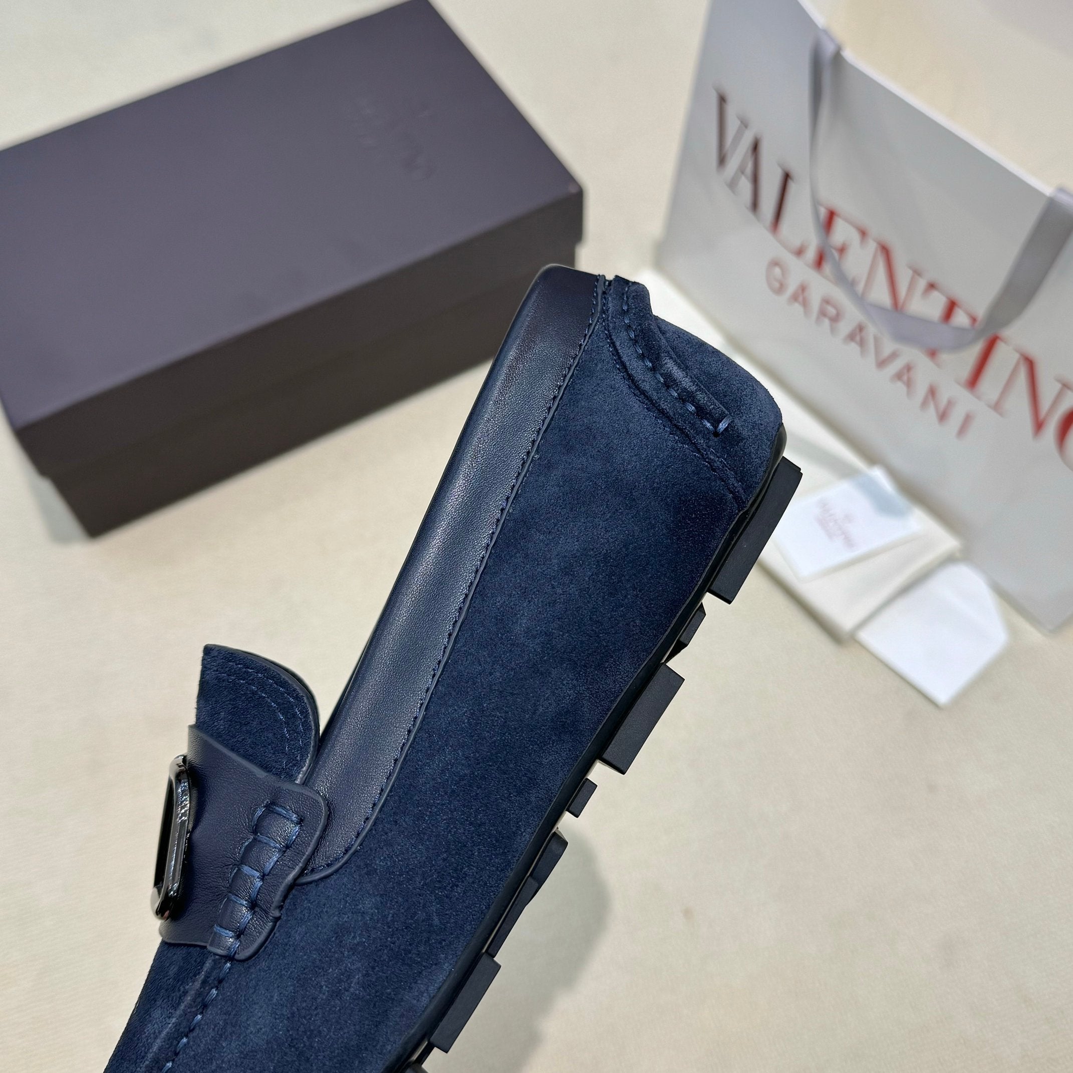 LuxluxHouse Best Quality Shoes Valentino