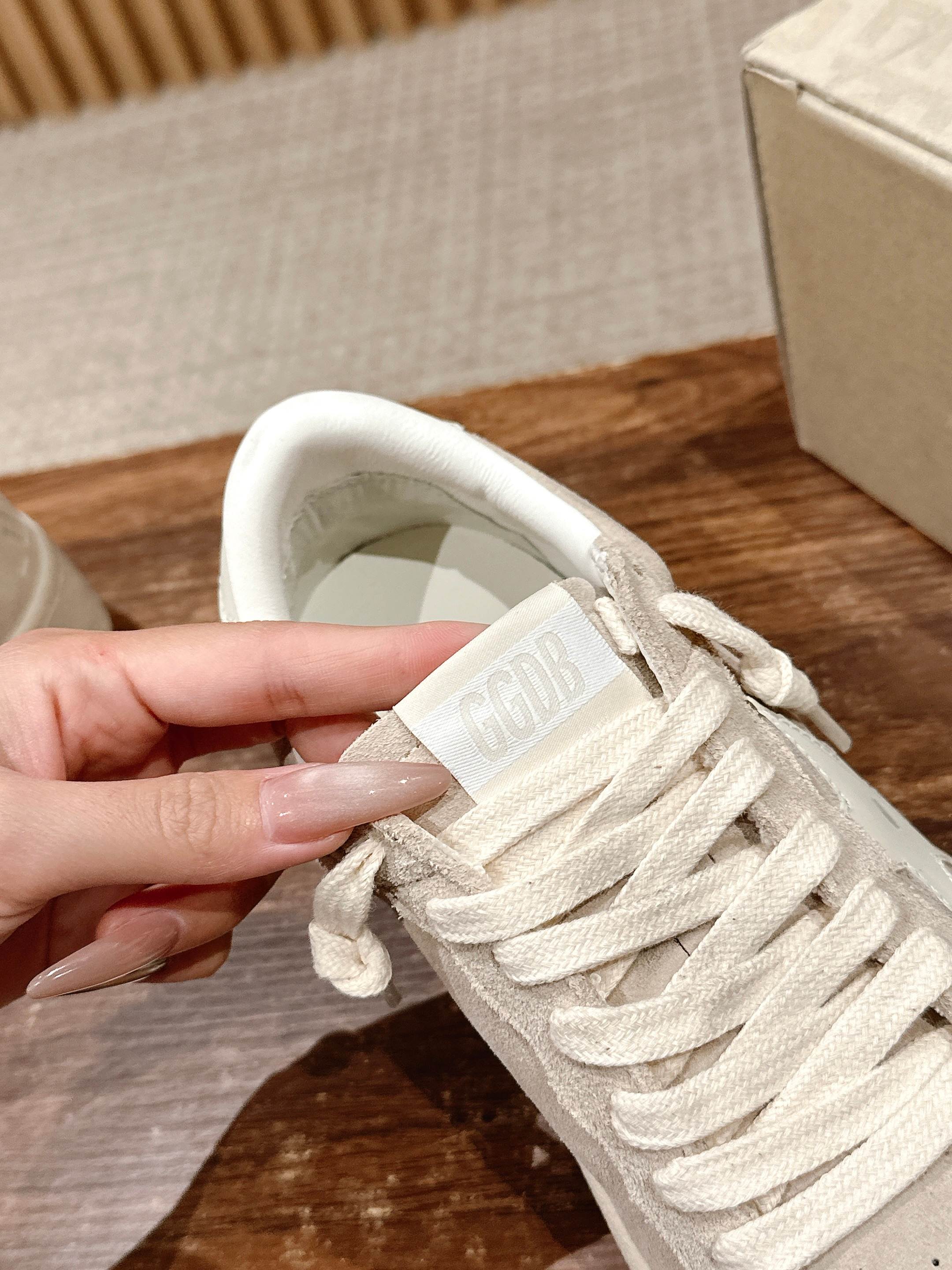 LuxluxHouse Best Quality Shoes Golden Goose
