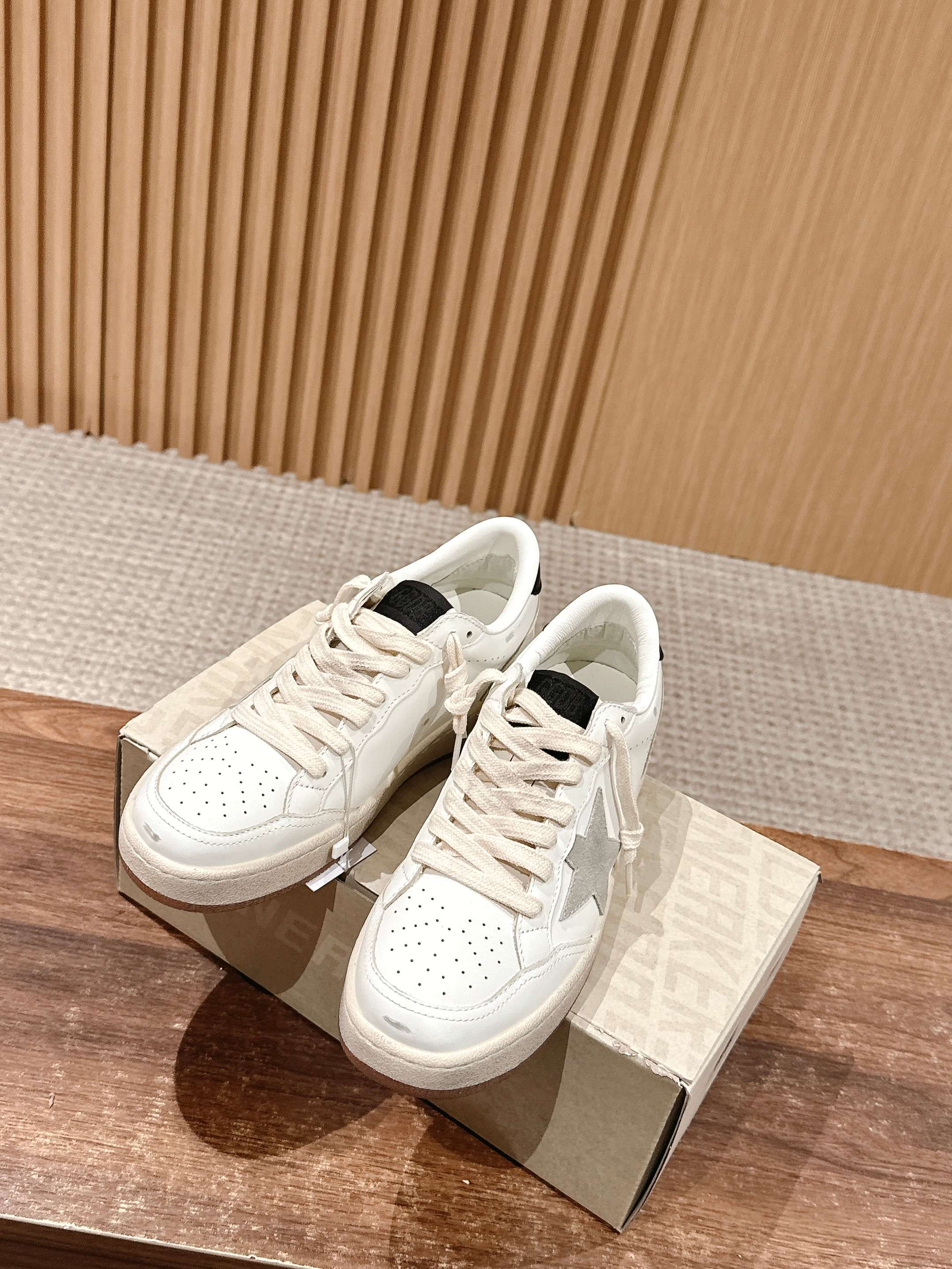 LuxluxHouse Best Quality Shoes Golden Goose