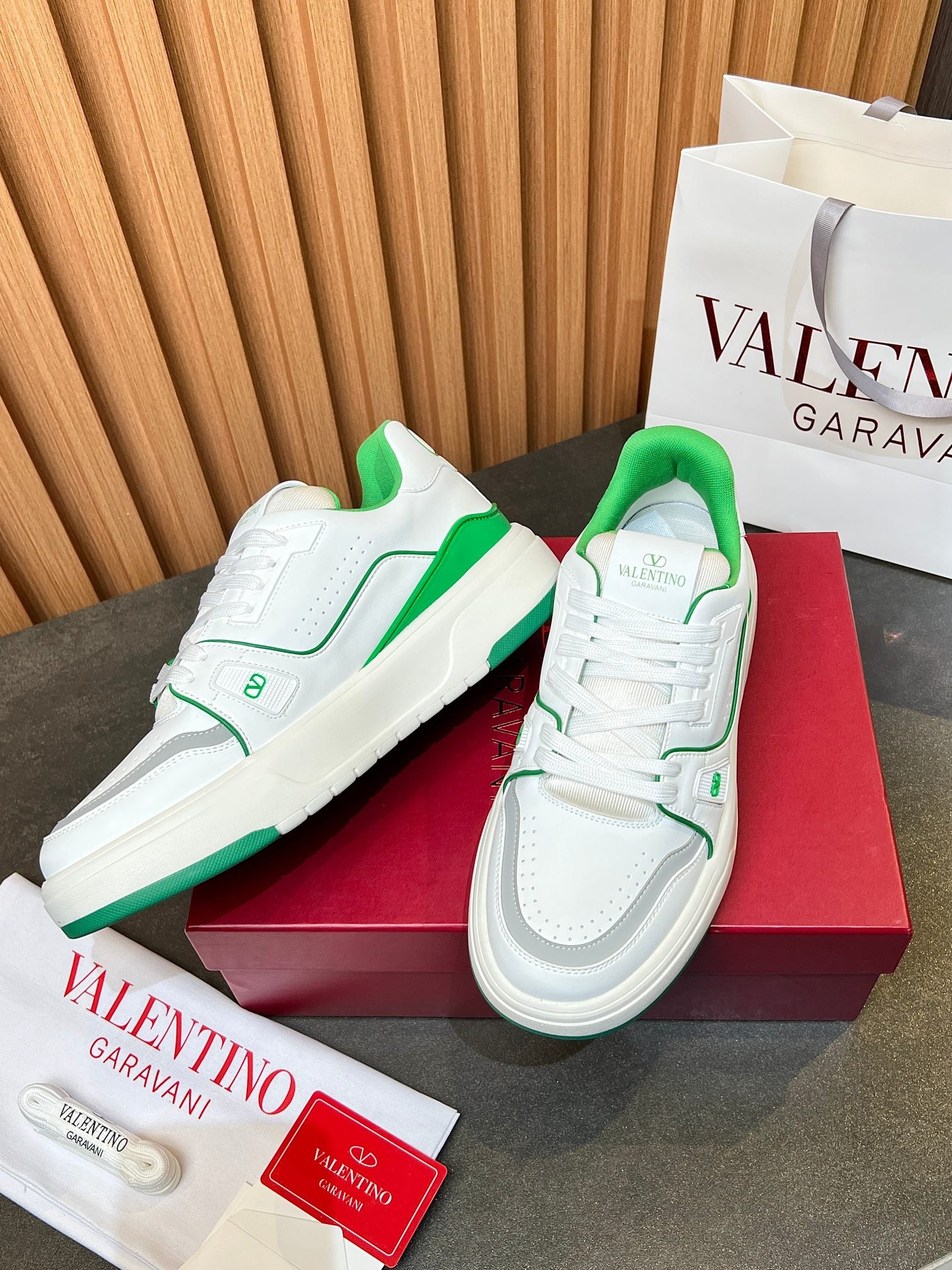 LuxluxHouse Best Quality Shoes Valentino