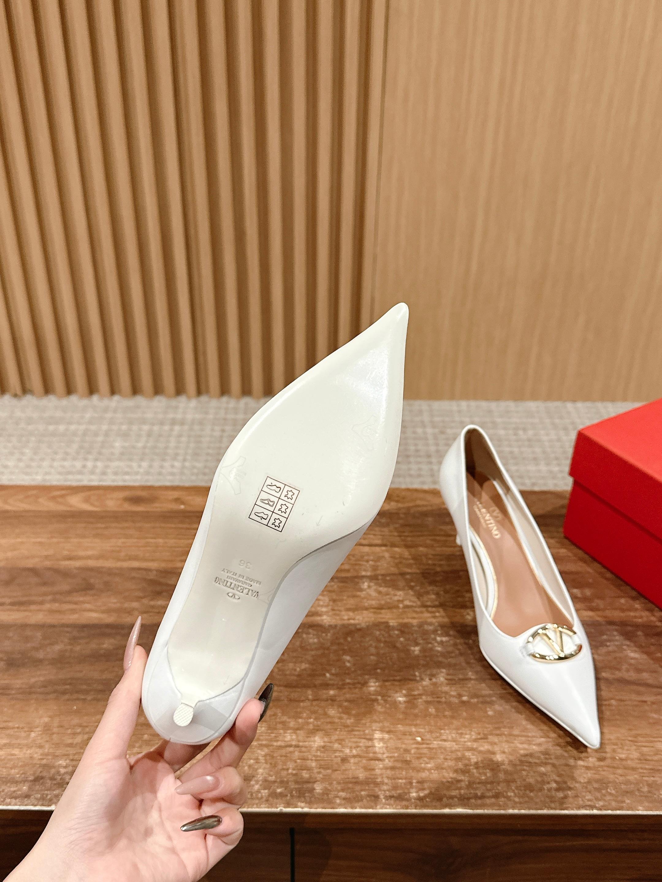 LuxluxHouse Best Quality Valentino Women Shoes