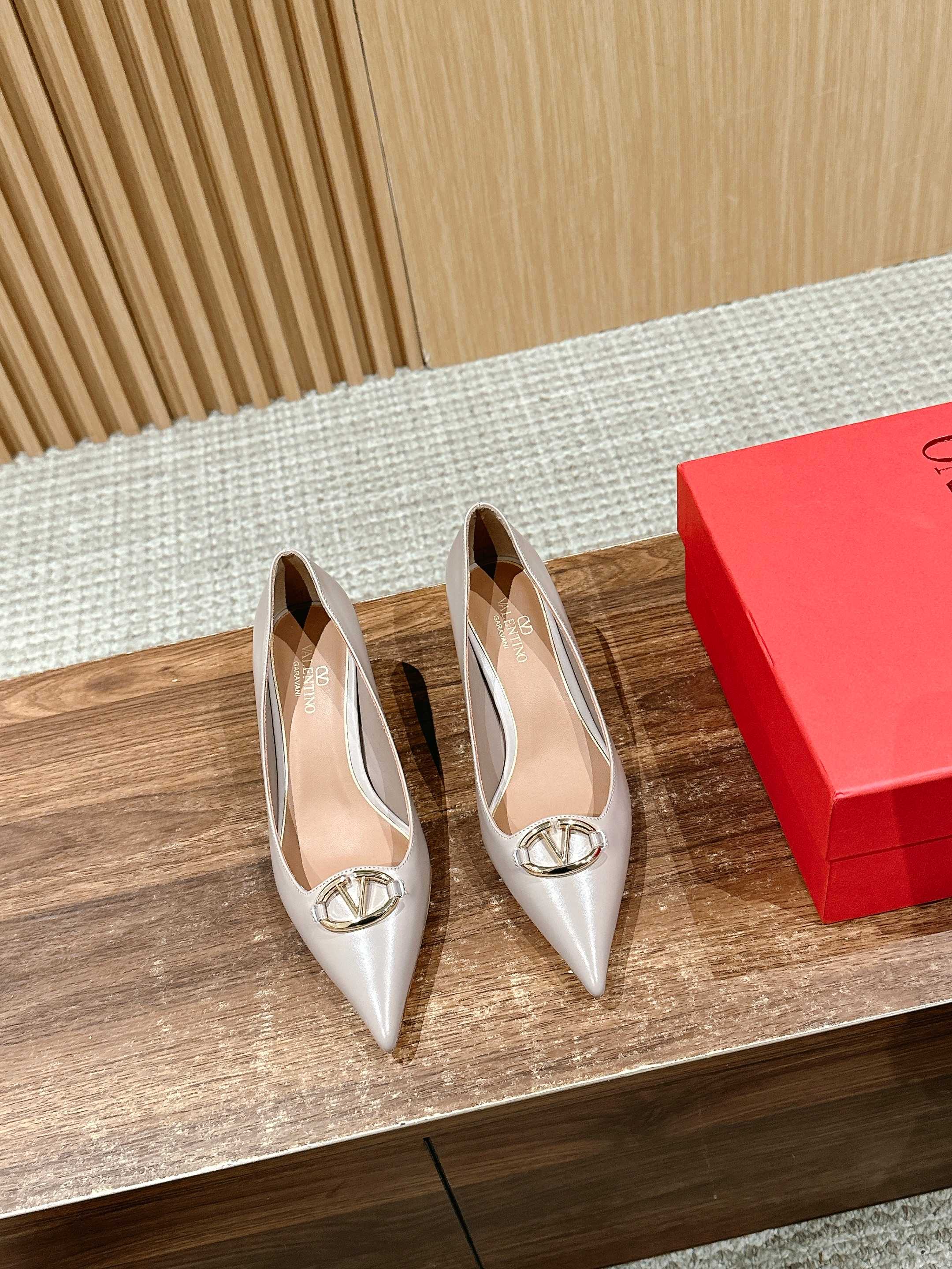 LuxluxHouse Best Quality Valentino Women Shoes