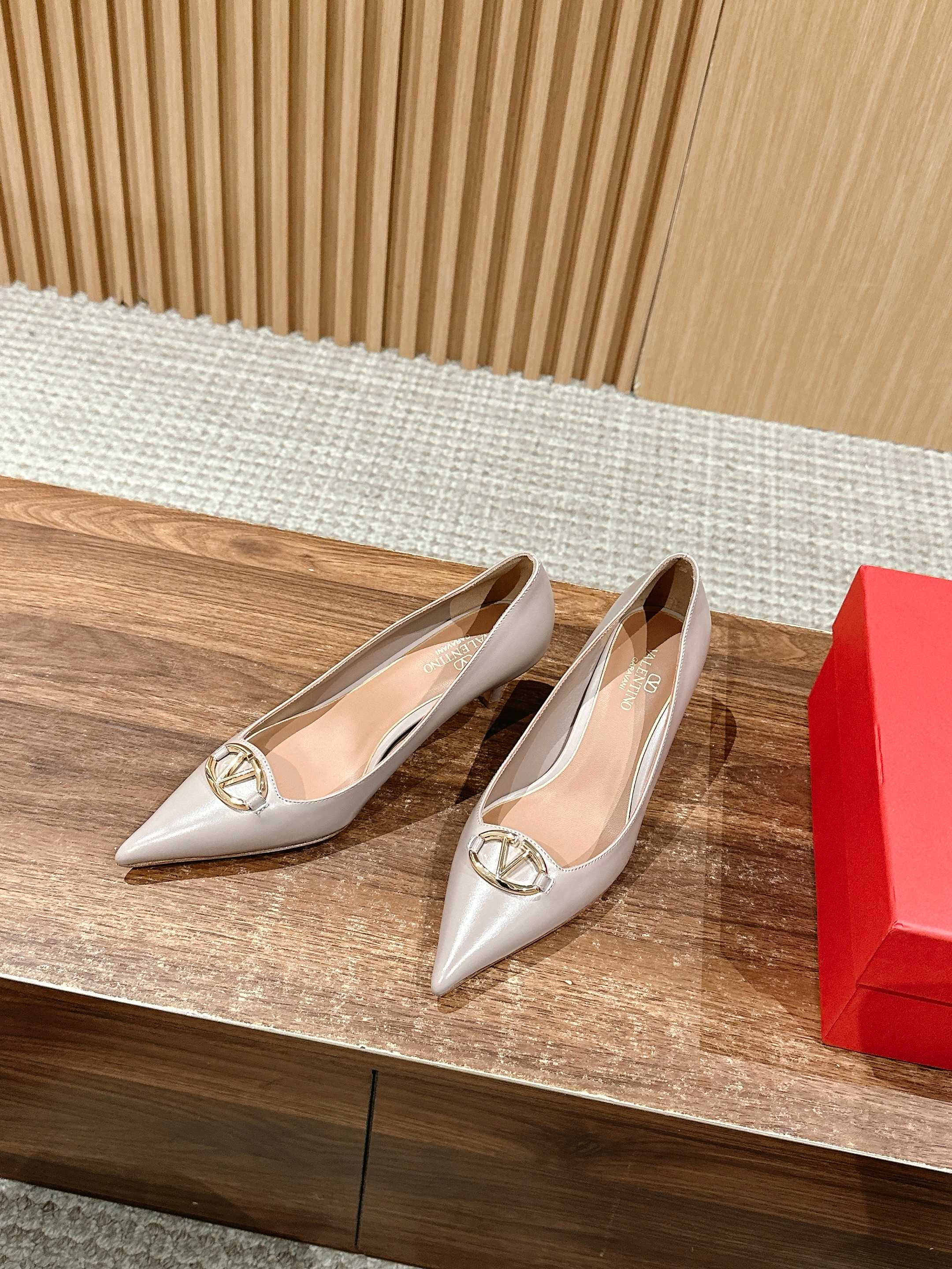 LuxluxHouse Best Quality Valentino Women Shoes