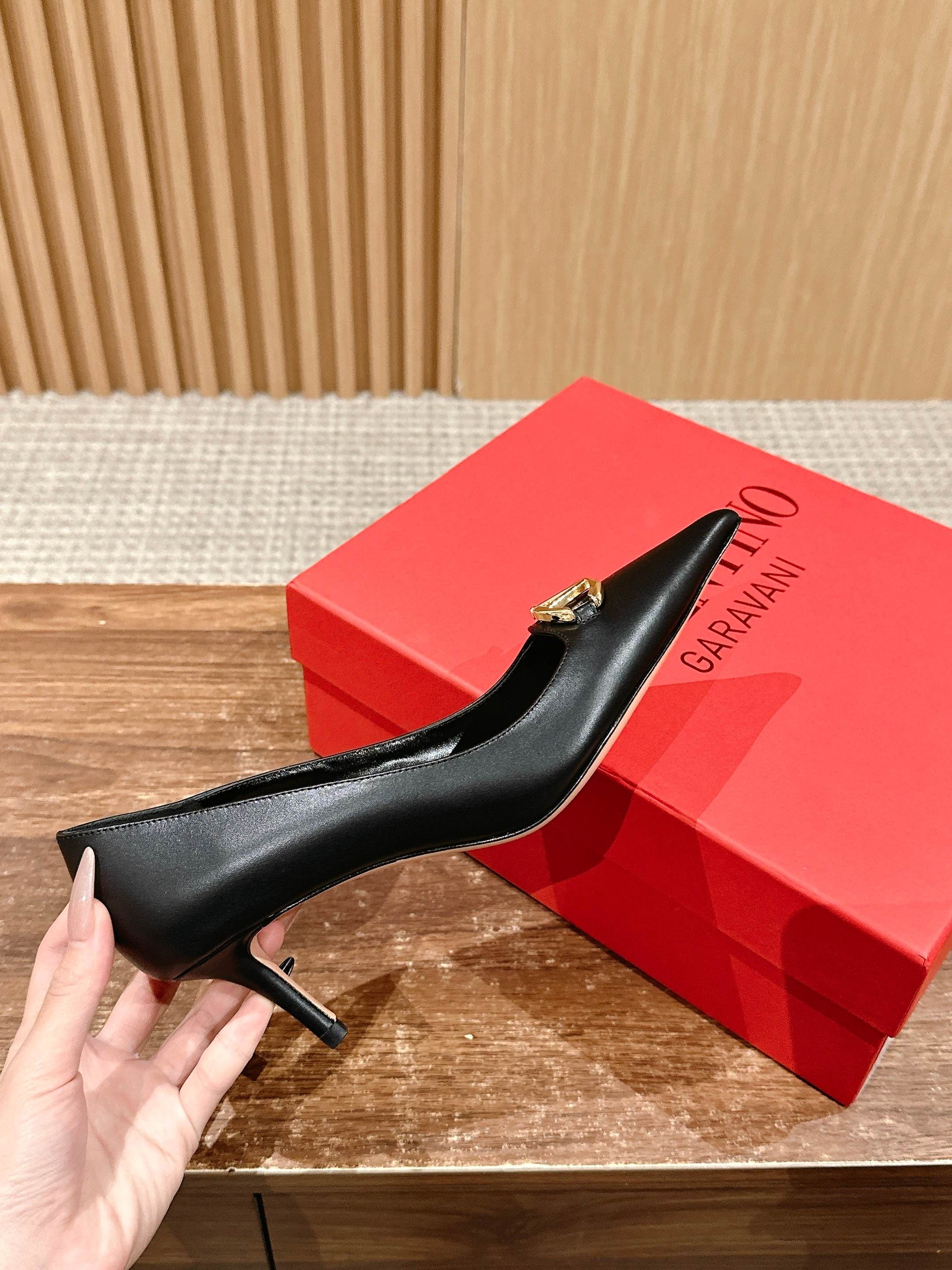 LuxluxHouse Best Quality Valentino Women Shoes