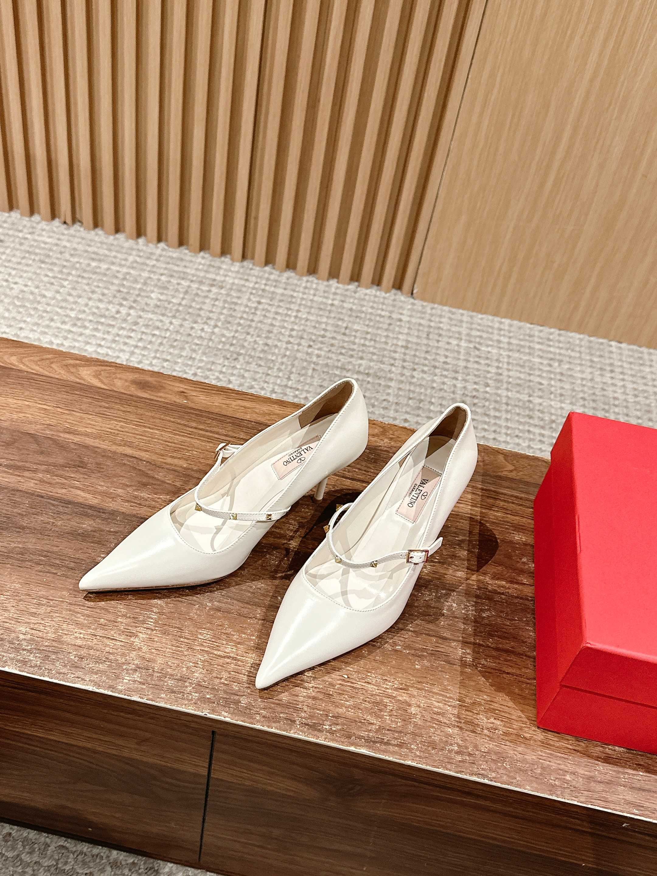LuxluxHouse Best Quality Valentino Women Shoes