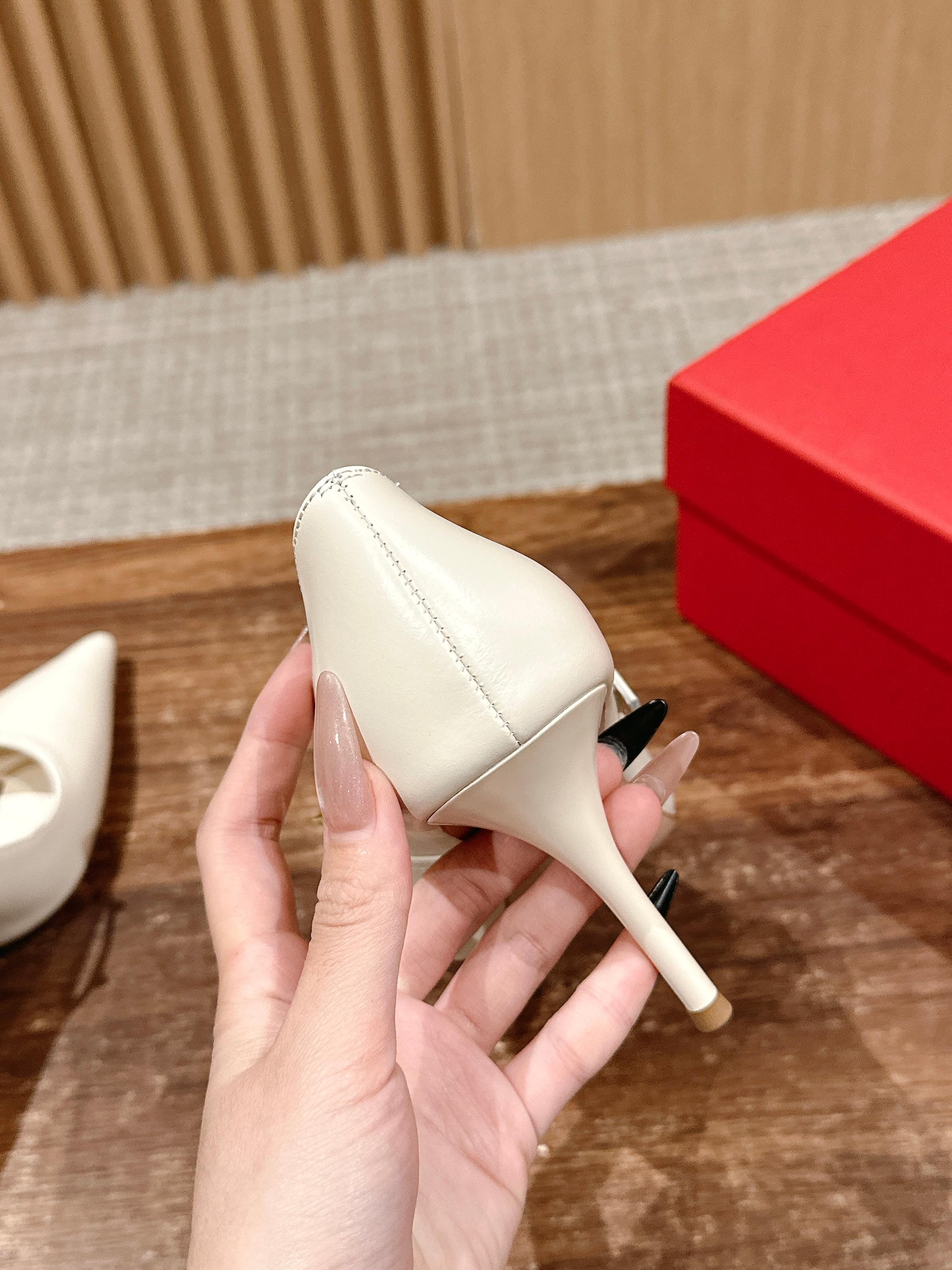 LuxluxHouse Best Quality Valentino Women Shoes