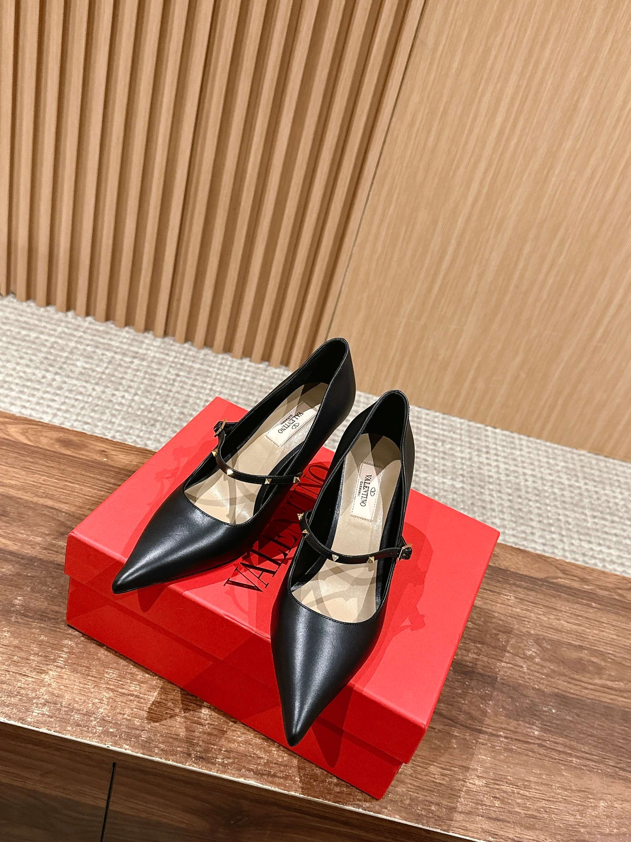 LuxluxHouse Best Quality Valentino Women Shoes