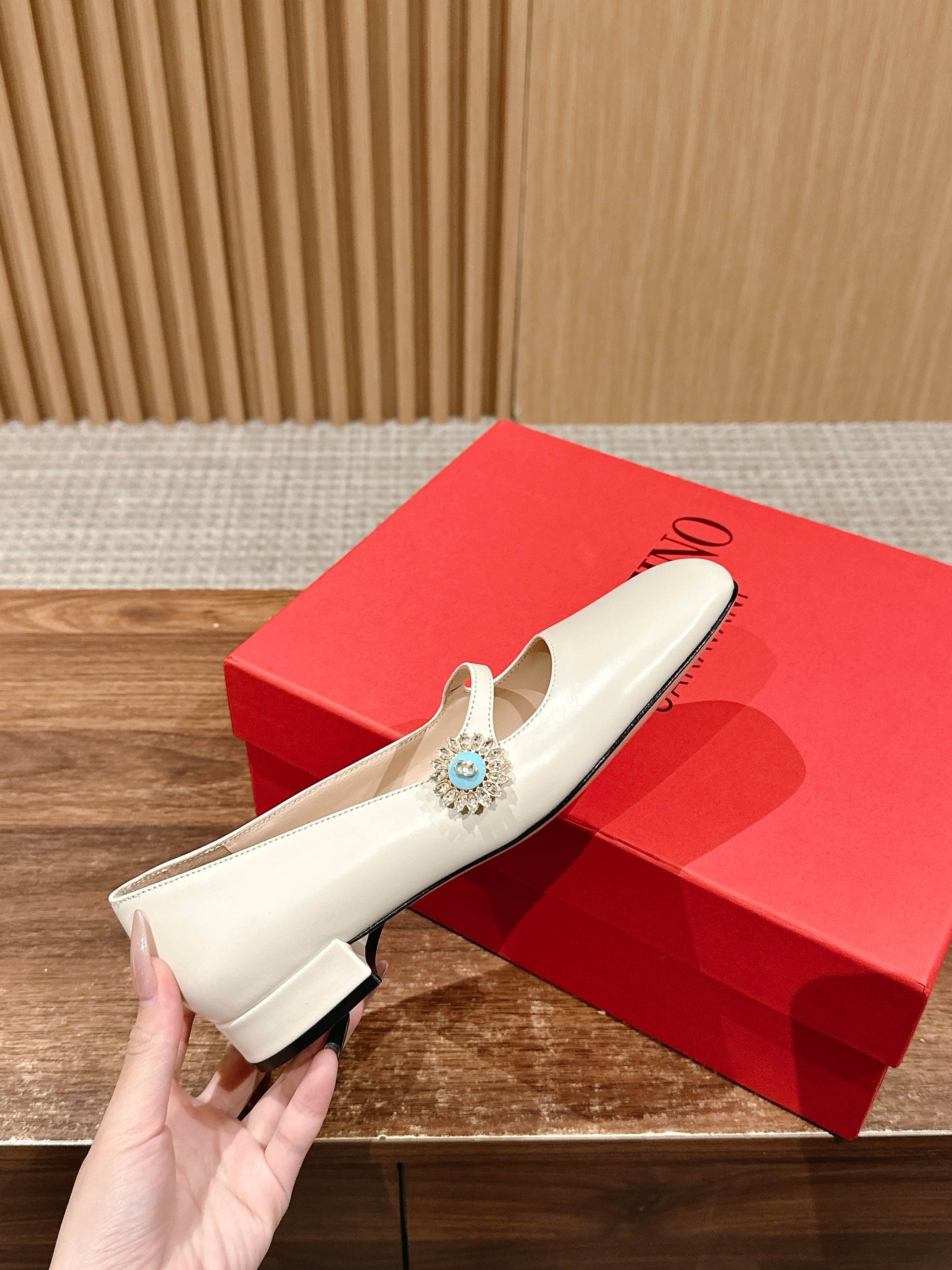LuxluxHouse Best Quality Valentino Women Shoes
