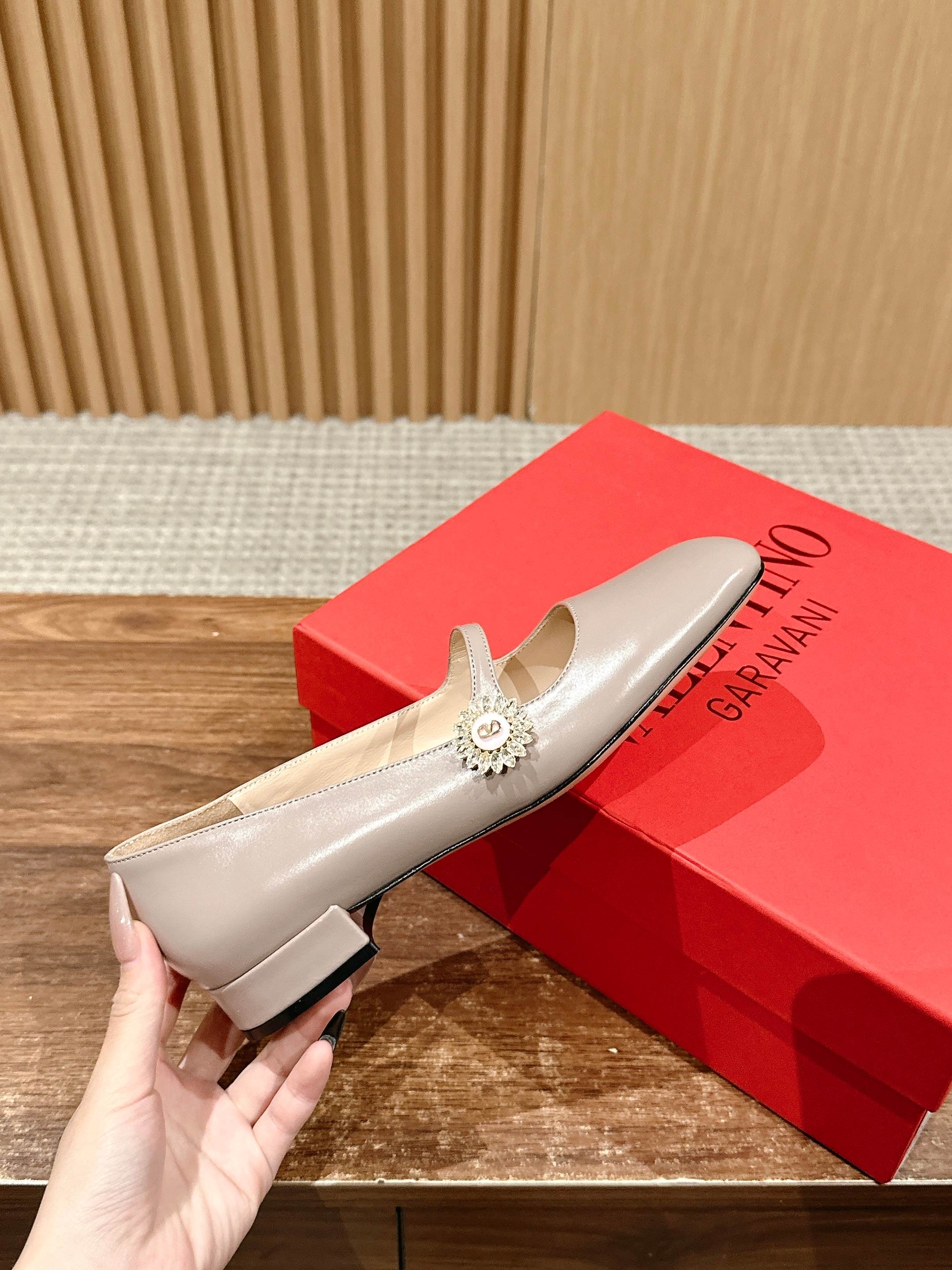 LuxluxHouse Best Quality Valentino Women Shoes
