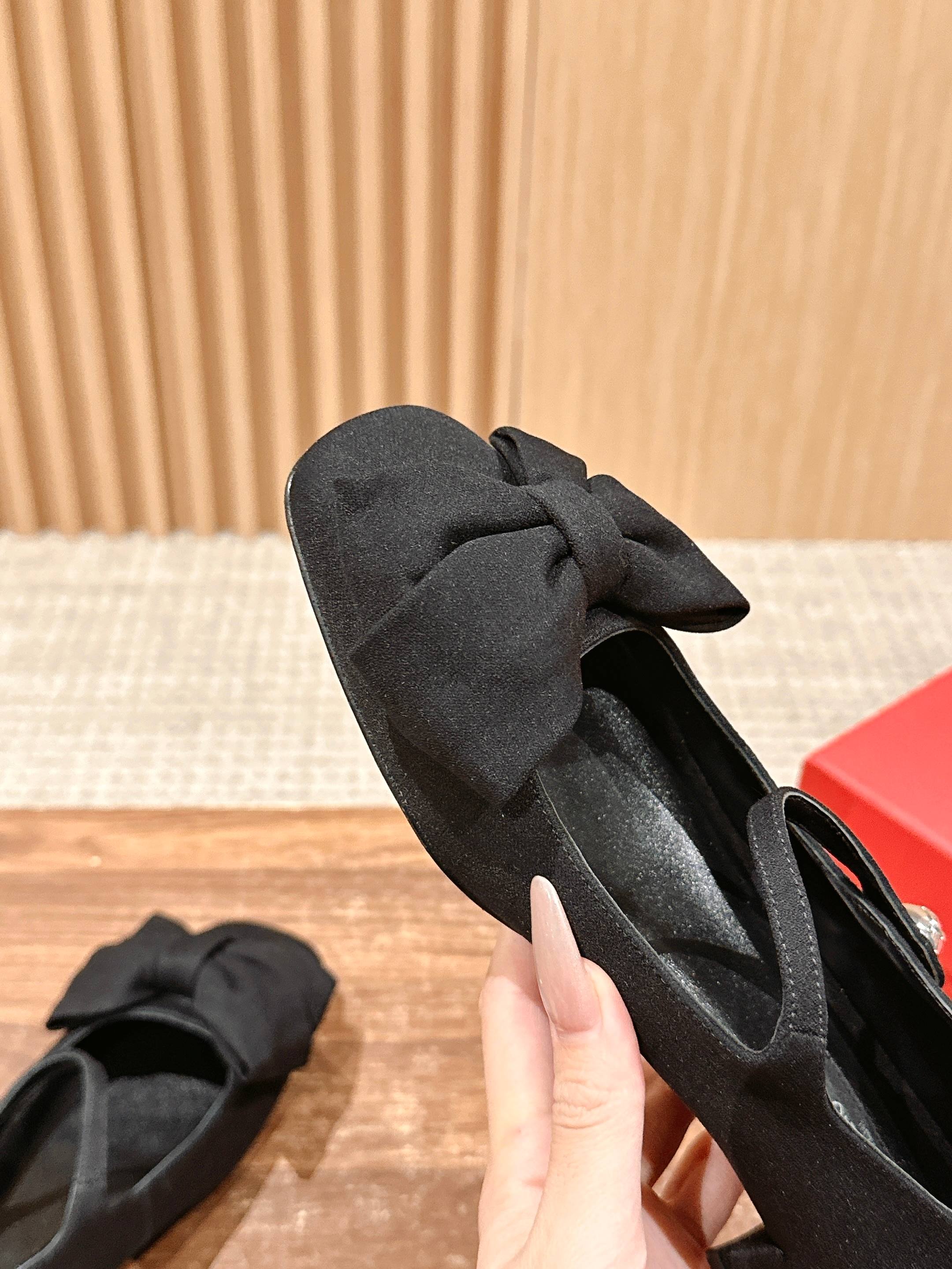 LuxluxHouse Best Quality Valentino Women Shoes