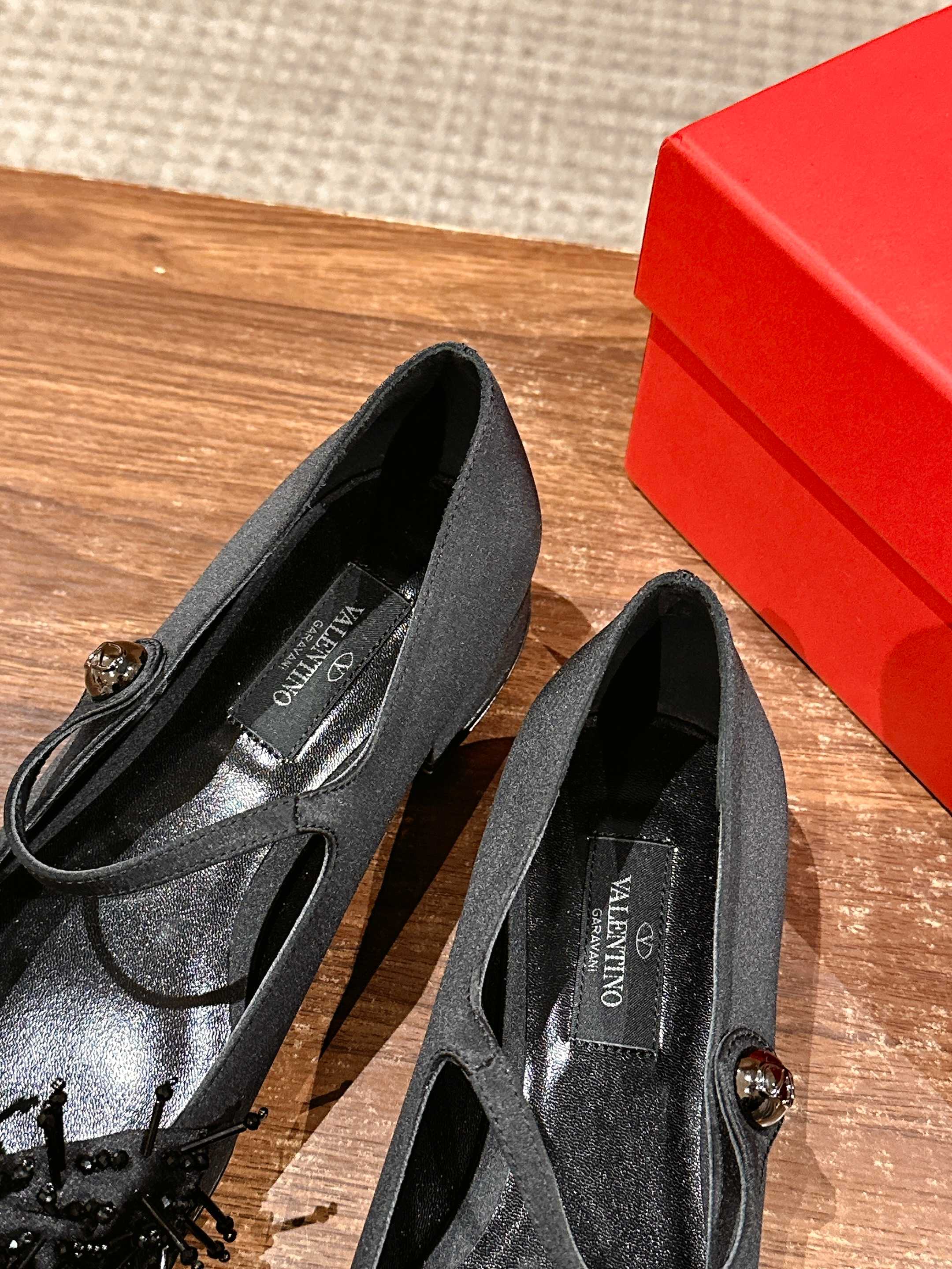 LuxluxHouse Best Quality Valentino Women Shoes
