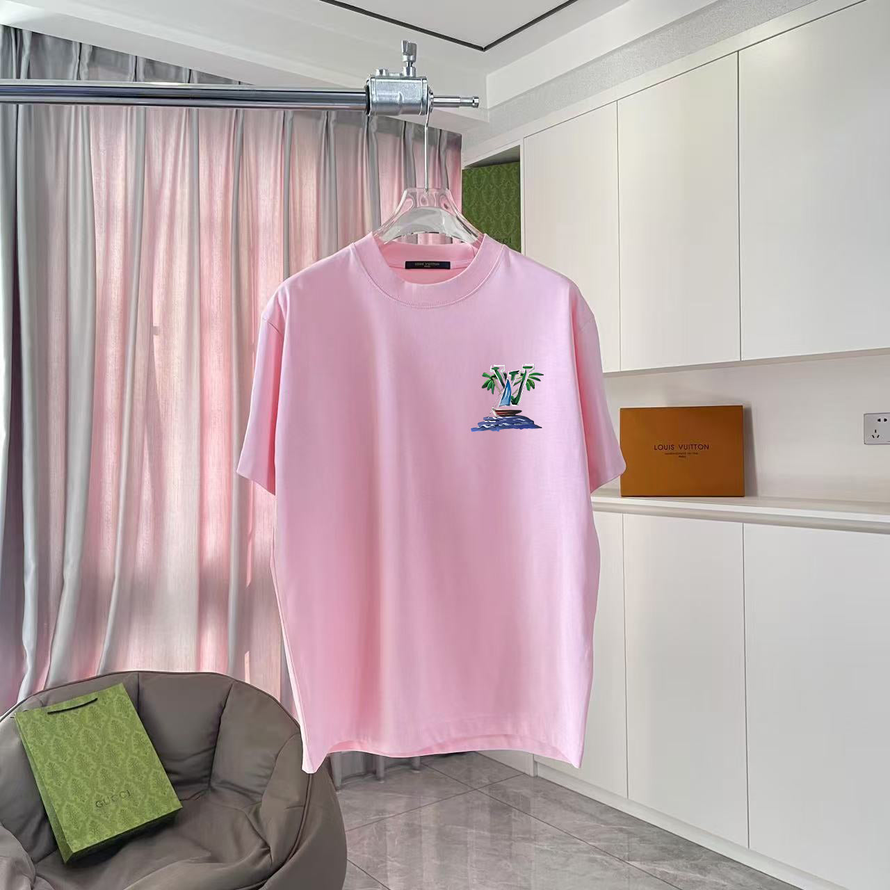 LuxluxHouse Best Quality Clothes T-shirt Louis Vuitton