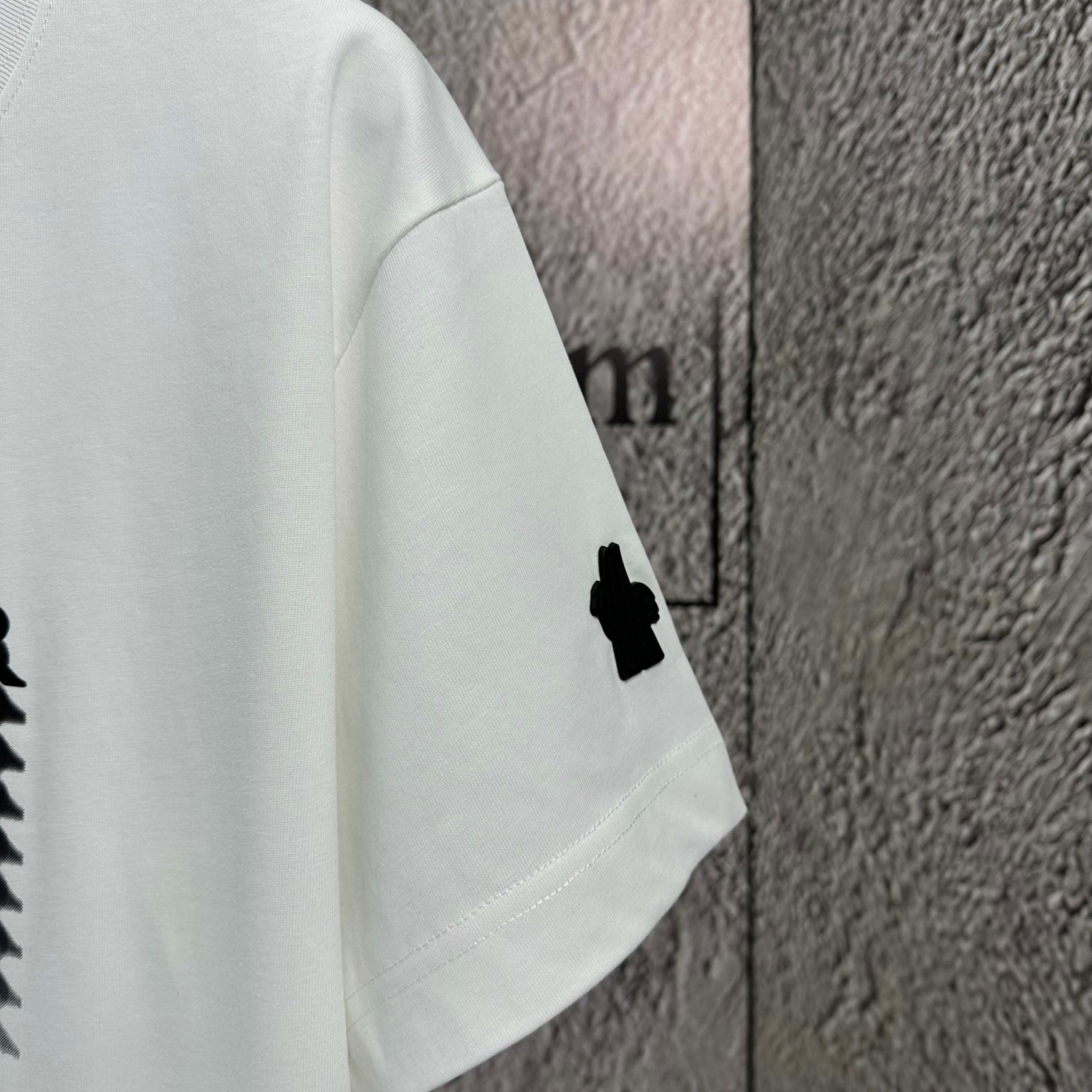 LuxluxHouse Best Quality Clothes T-shirt Moncler