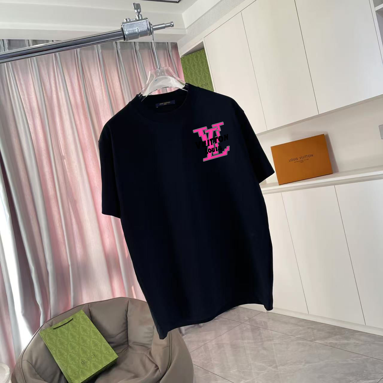 LuxluxHouse Best Quality Clothes T-shirt Louis Vuitton