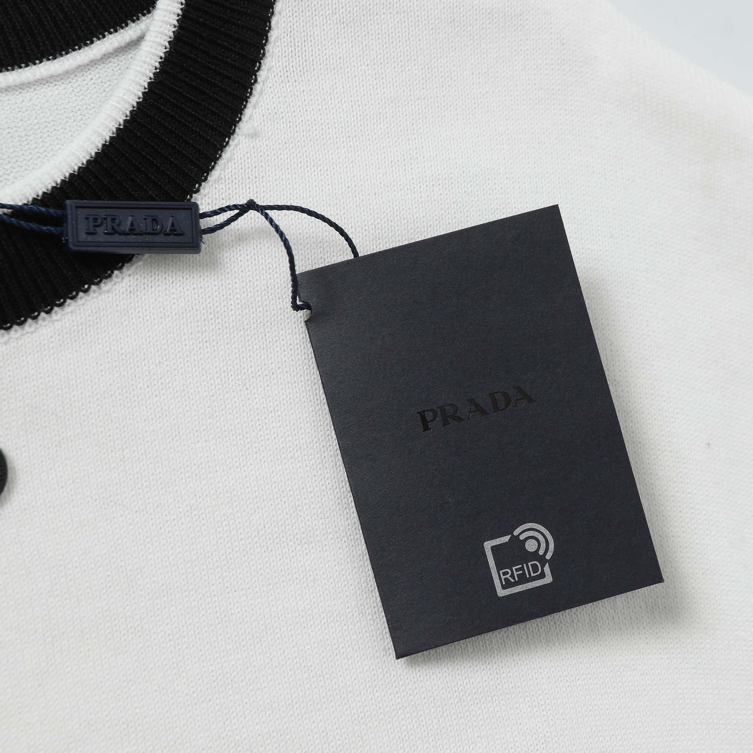 LuxluxHouse Best Quality Clothes T-shirt Prada