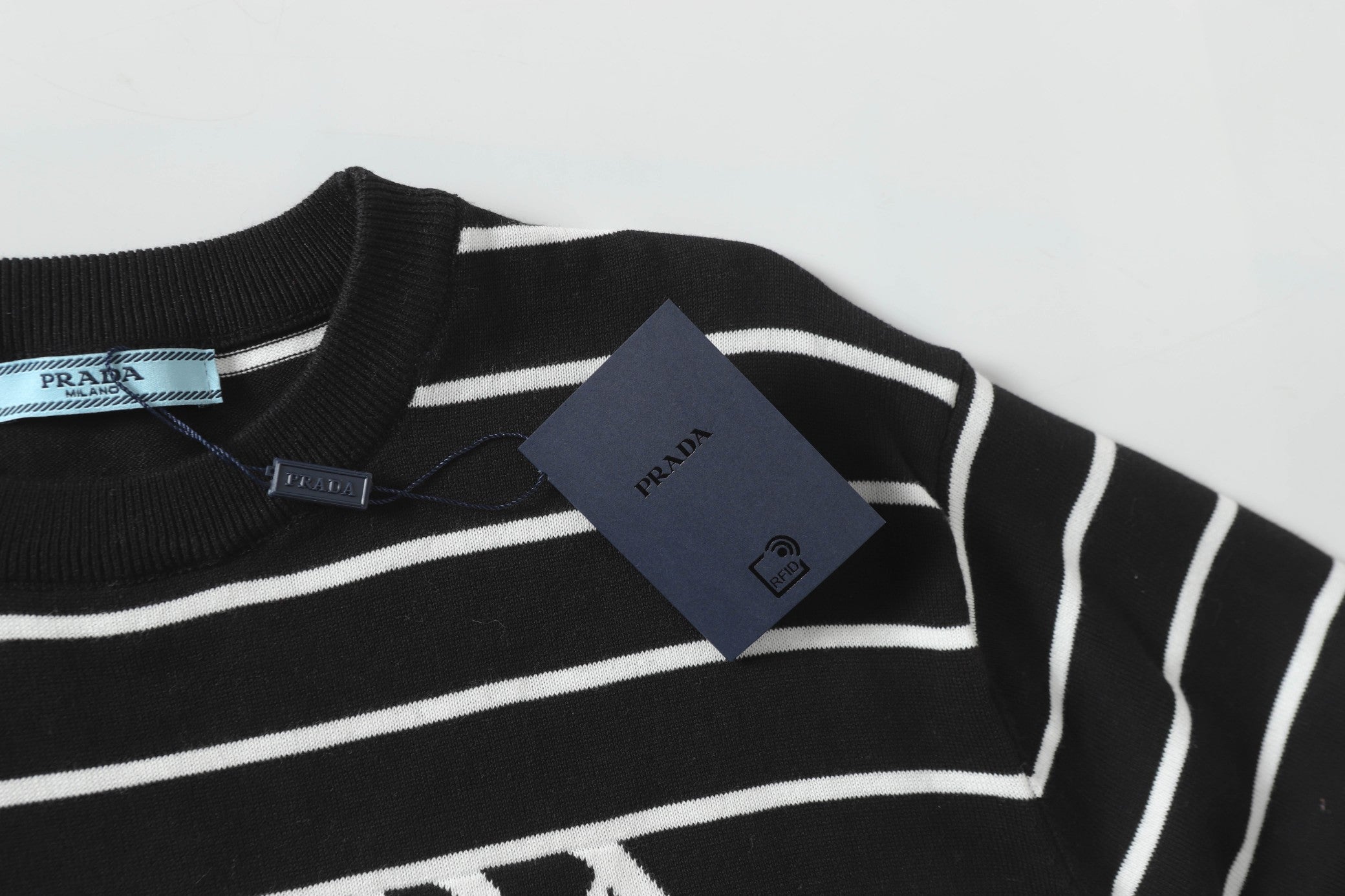 LuxluxHouse Best Quality Clothes T-shirt Prada