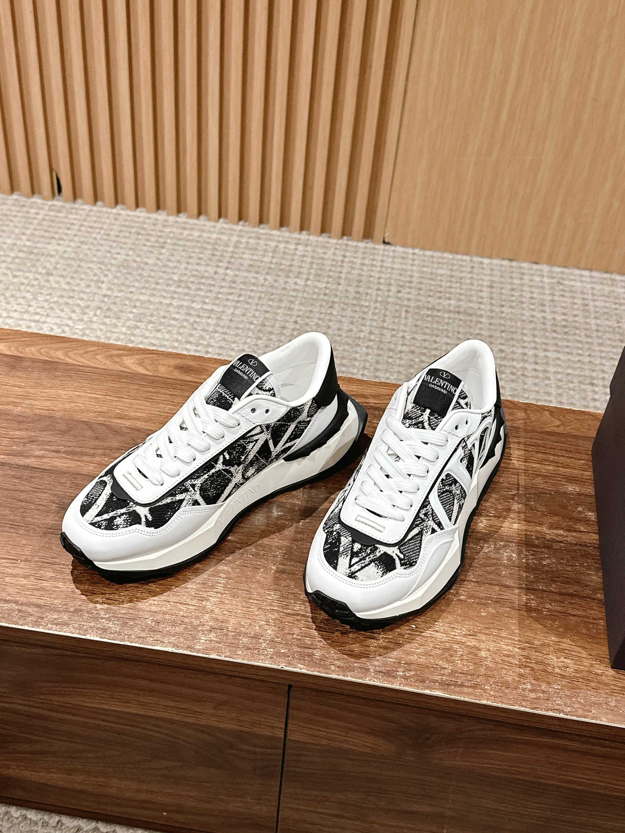 LuxluxHouse Best Quality Valentino Women Shoes