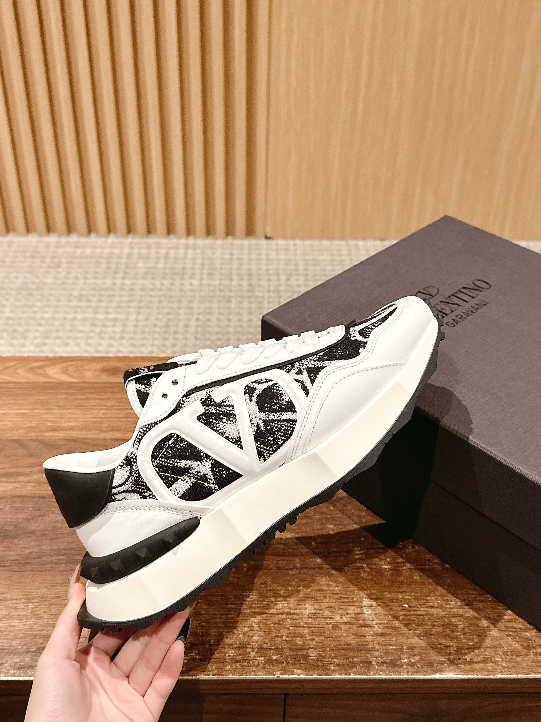 LuxluxHouse Best Quality Valentino Women Shoes