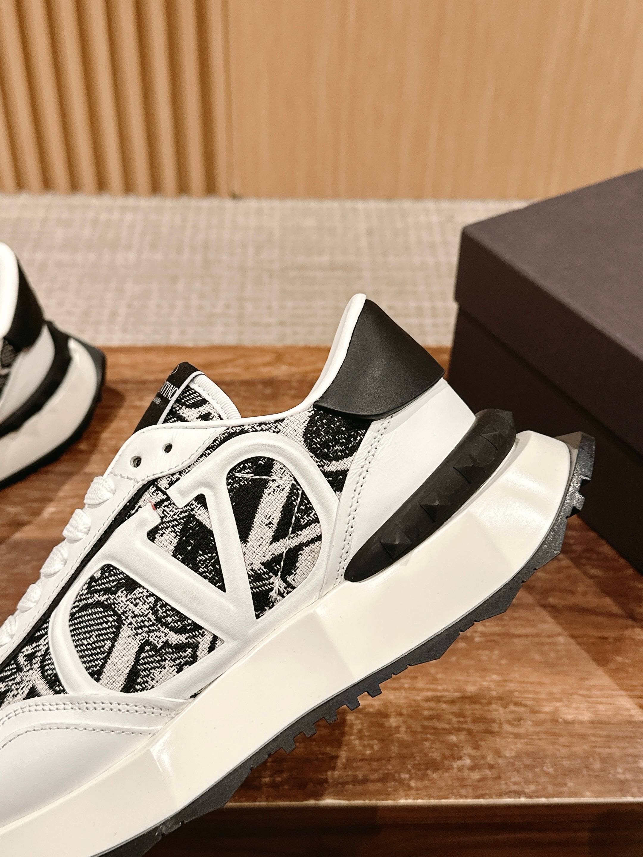LuxluxHouse Best Quality Valentino Women Shoes