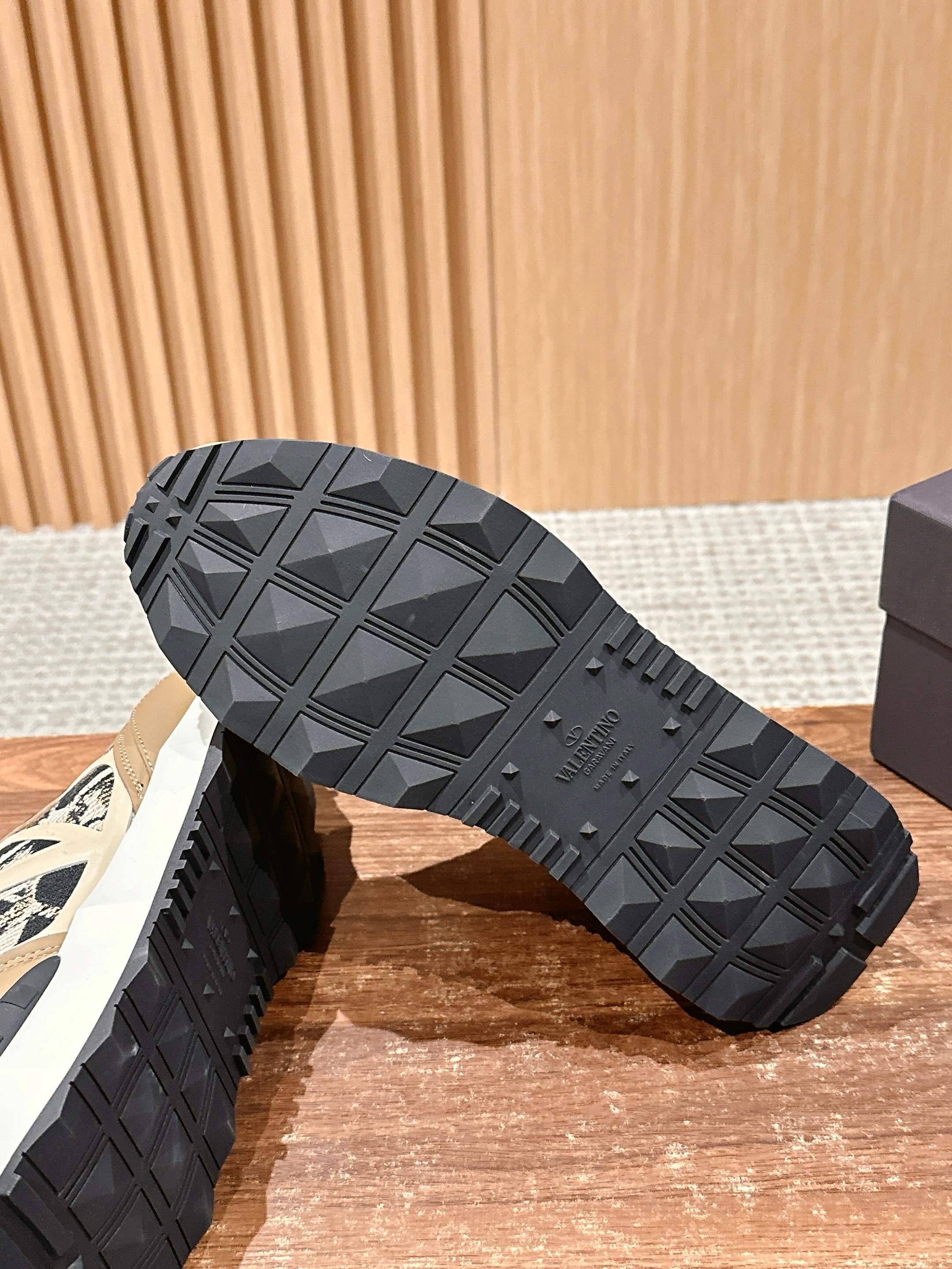 LuxluxHouse Best Quality Valentino Women Shoes