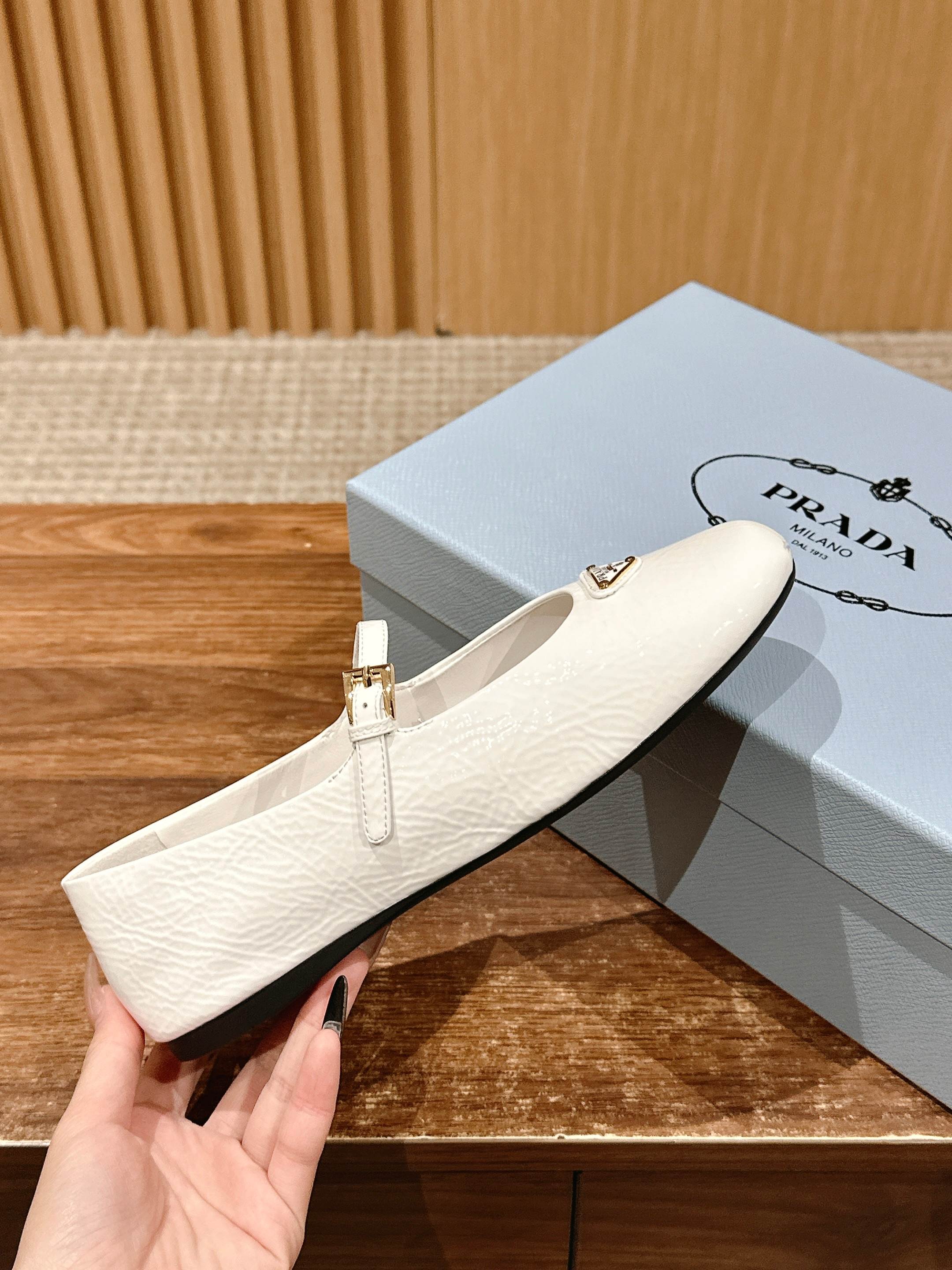 LuxluxHouse Best Quality Women Shoes Prada