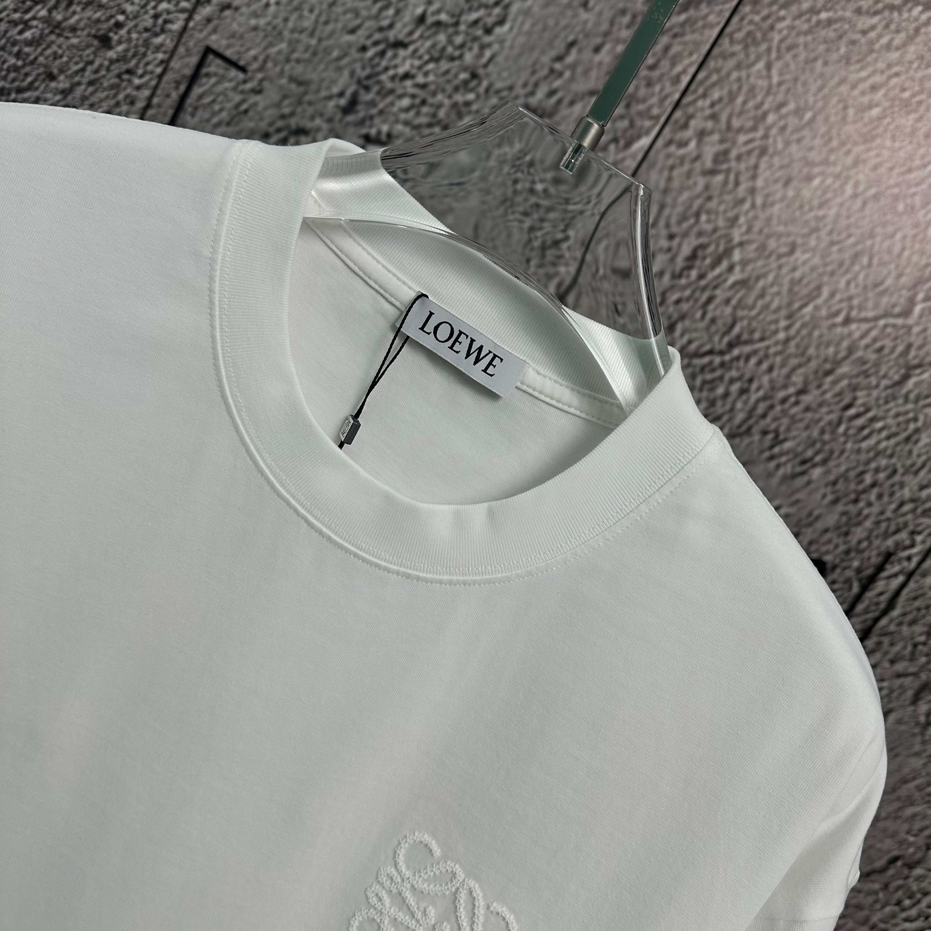 LuxluxHouse Best Quality Clothes T-shirt Loewe