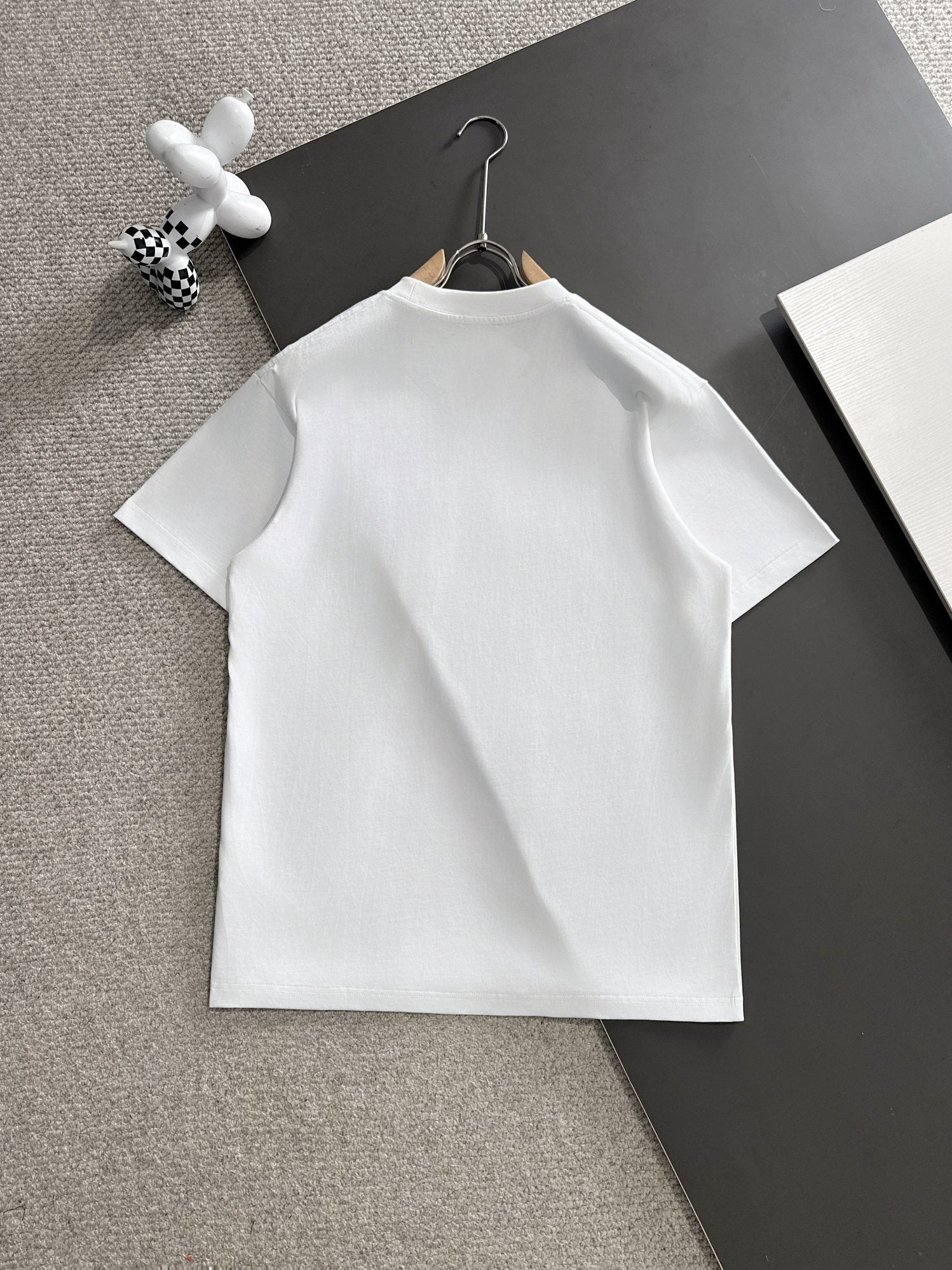 LuxluxHouse Best Quality Clothes T-shirt Loewe