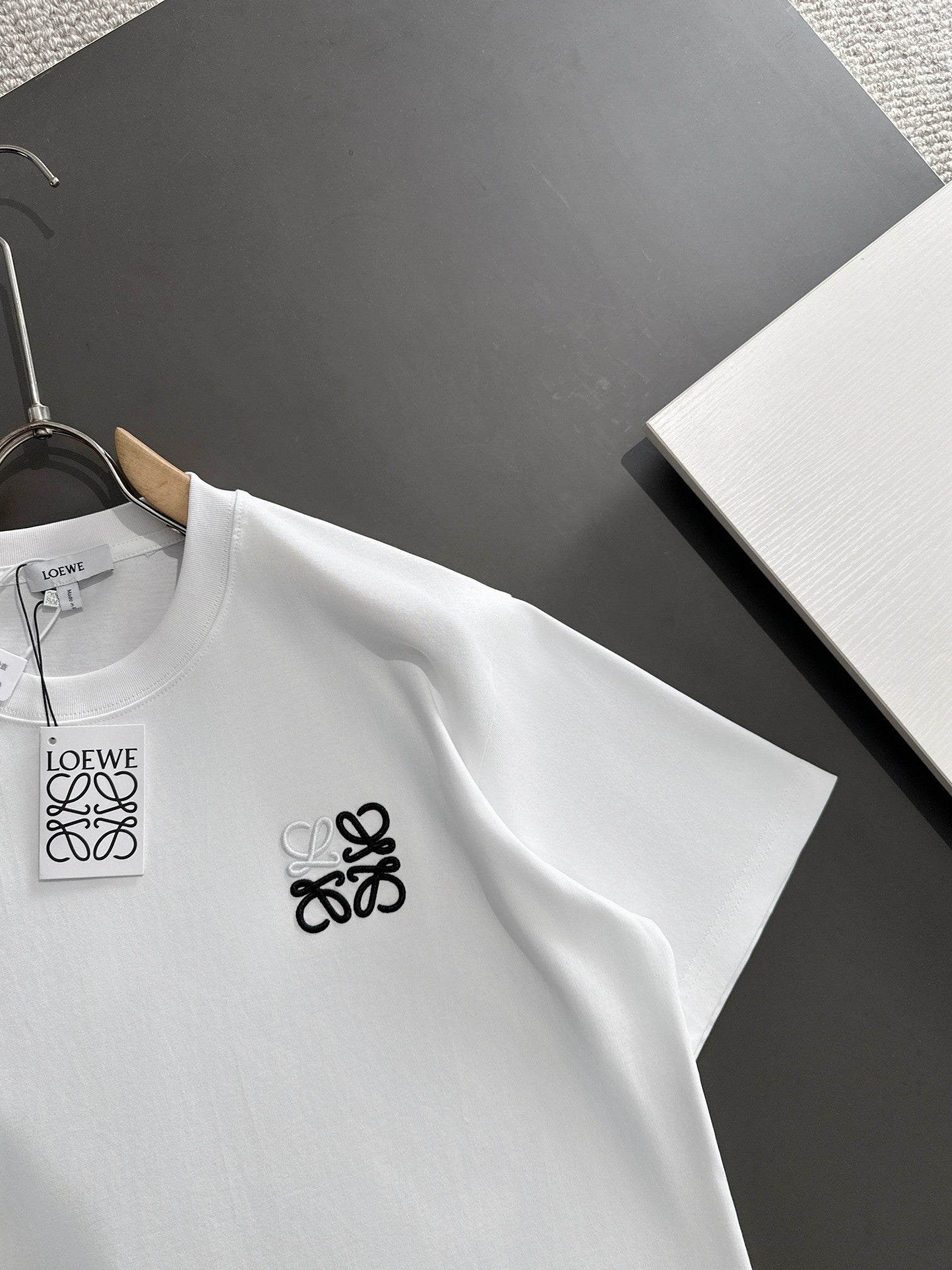 LuxluxHouse Best Quality Clothes T-shirt Loewe