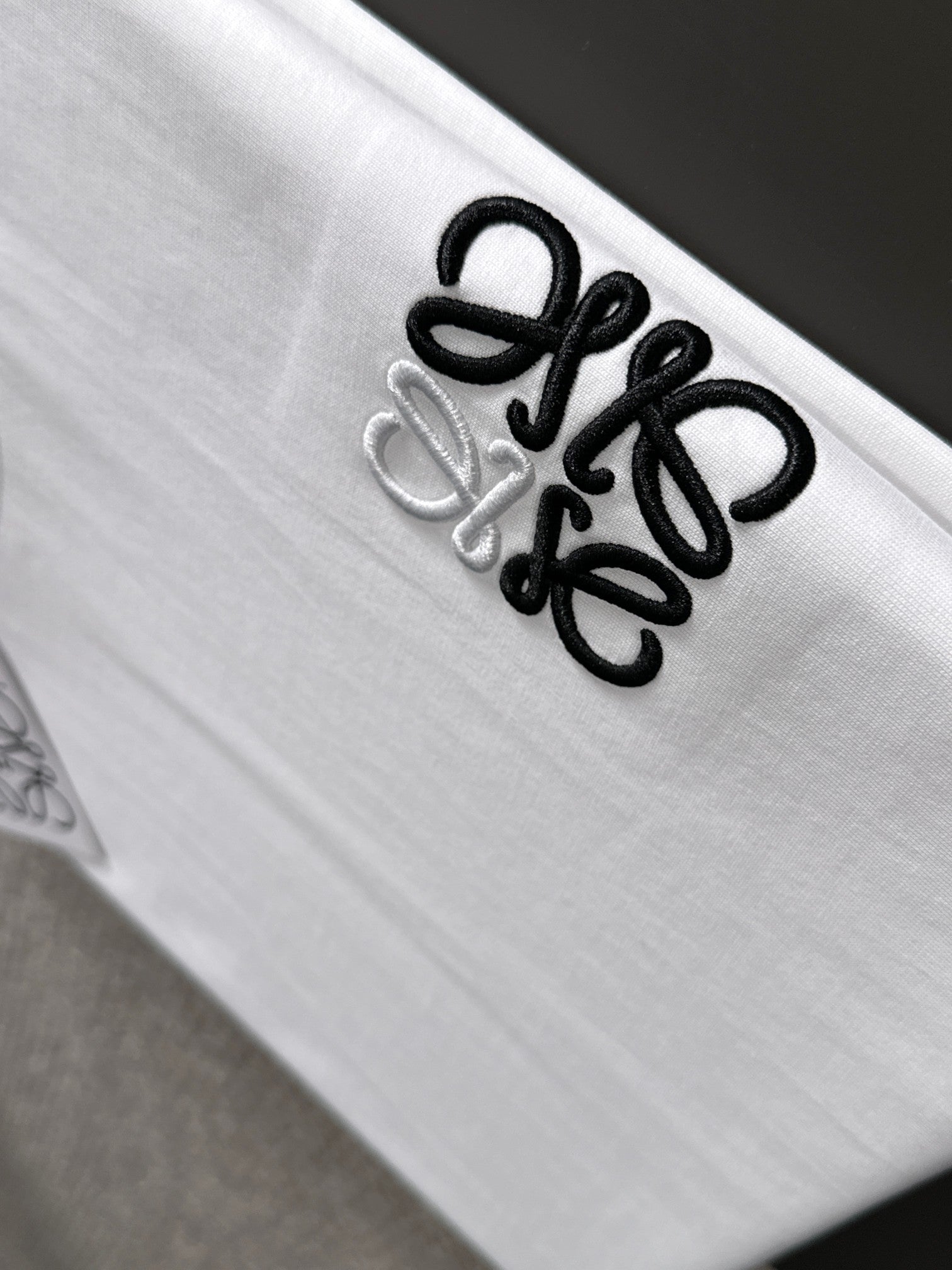 LuxluxHouse Best Quality Clothes T-shirt Loewe