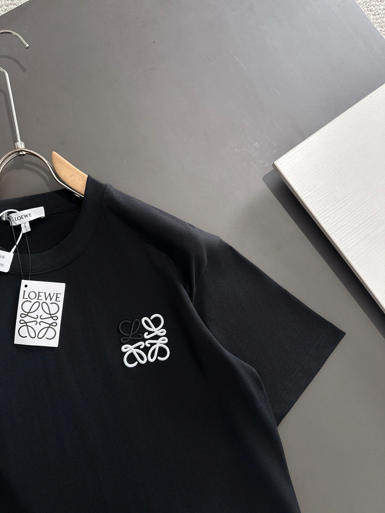 LuxluxHouse Best Quality Clothes T-shirt Loewe