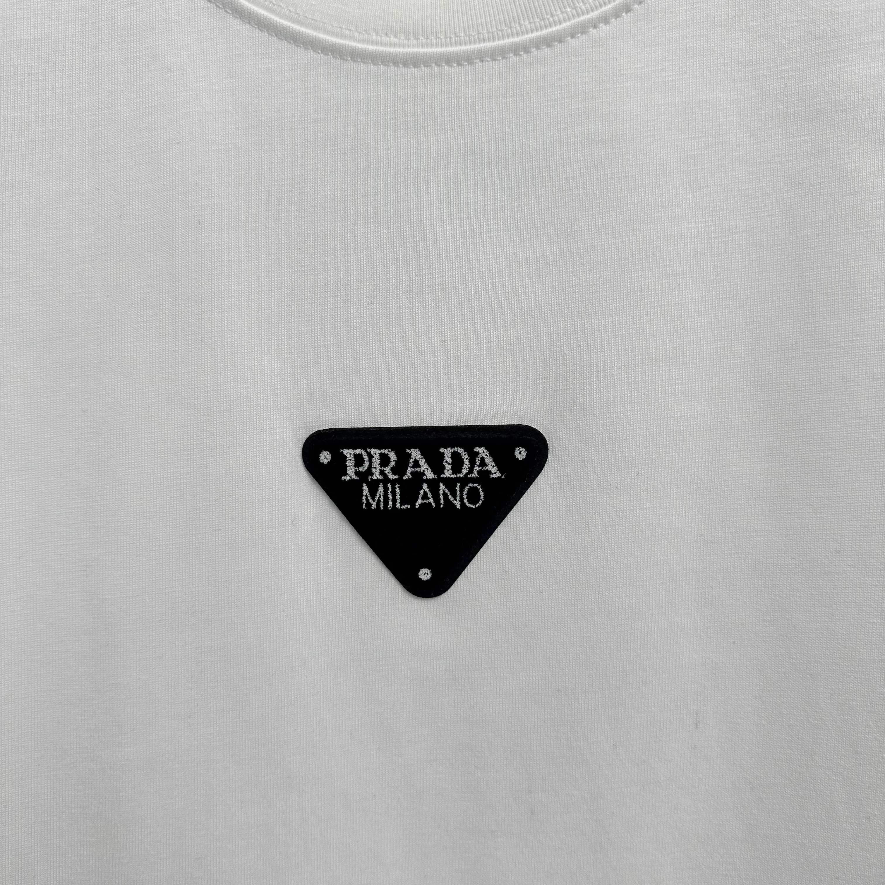 LuxluxHouse Best Quality Clothes T-shirt Prada