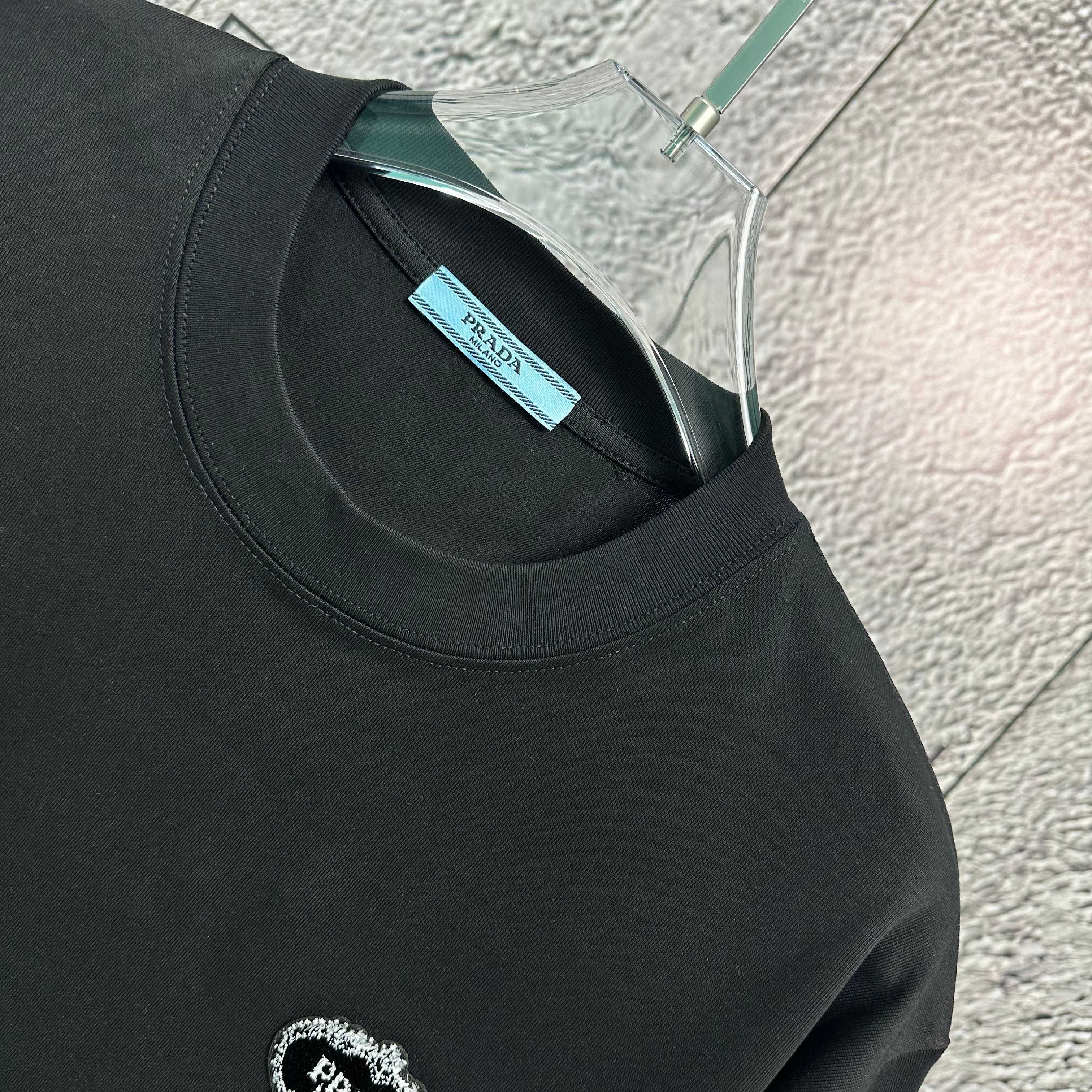 LuxluxHouse Best Quality Clothes T-shirt Prada