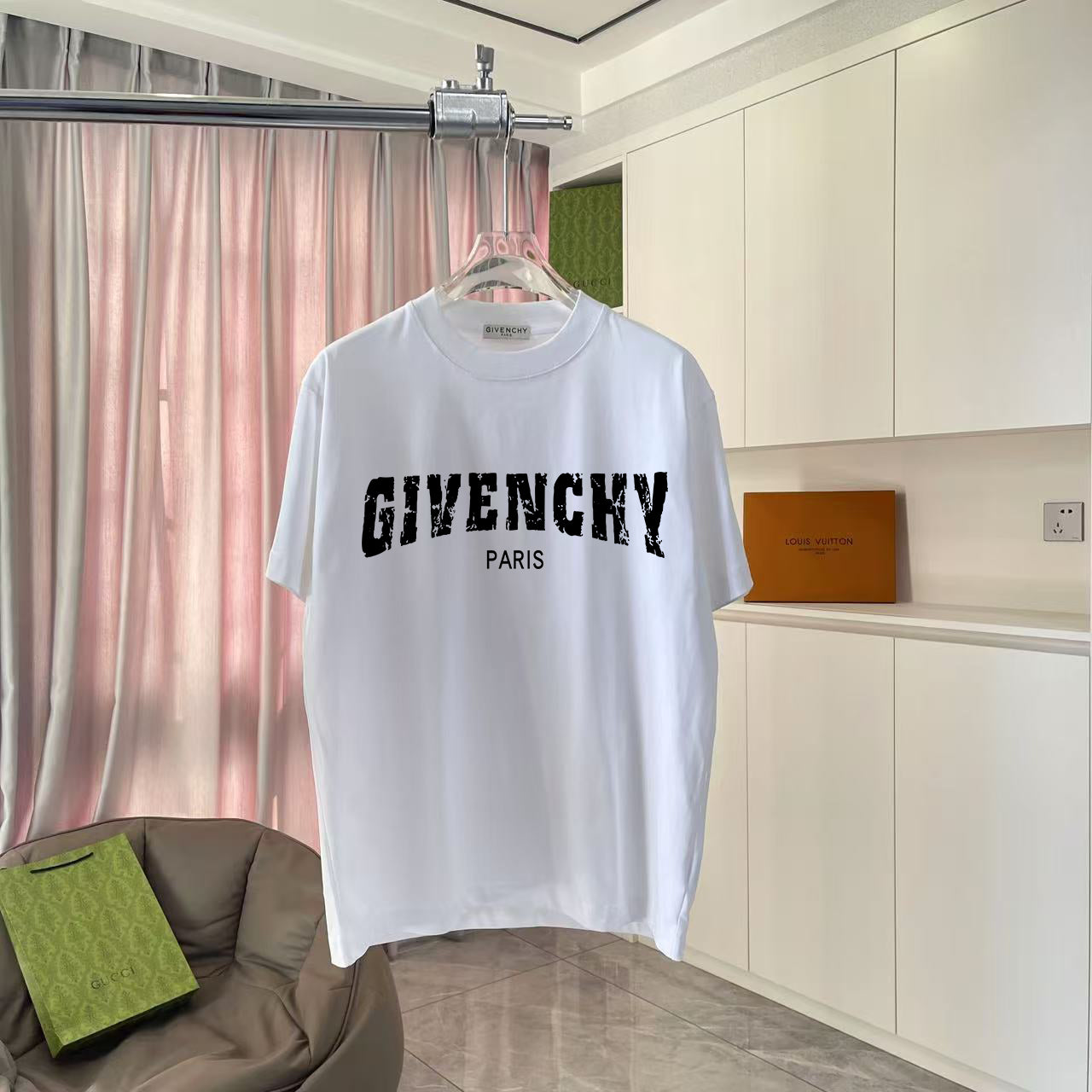 LuxluxHouse Best Quality Clothes Givenchy T-shirt