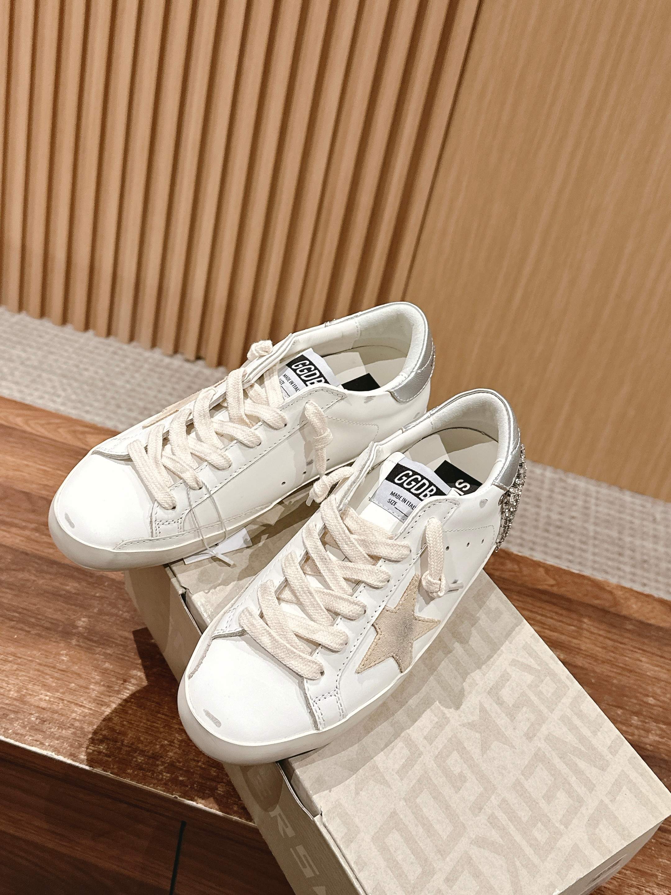 LuxluxHouse Best Quality Shoes Golden Goose