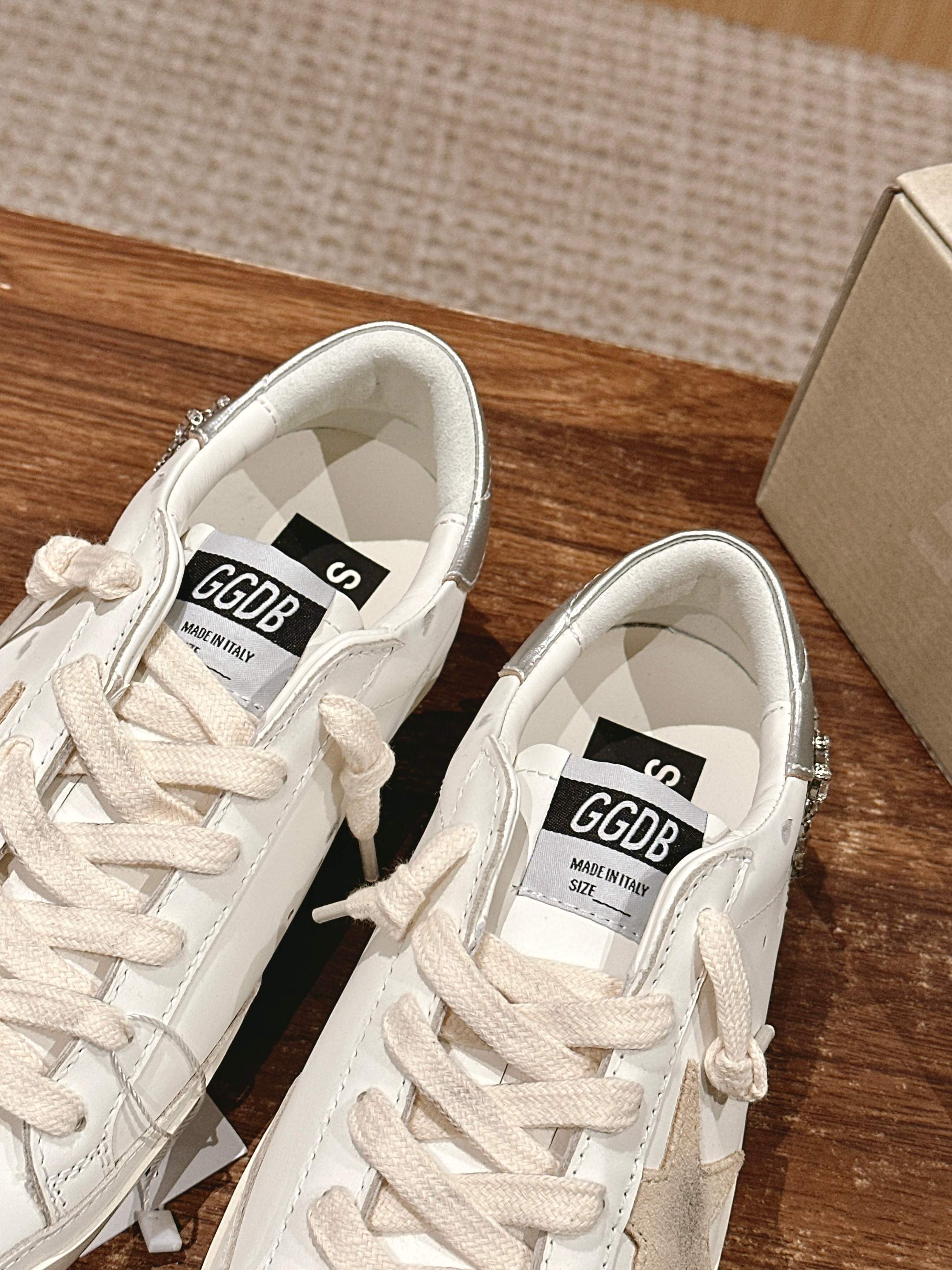LuxluxHouse Best Quality Shoes Golden Goose
