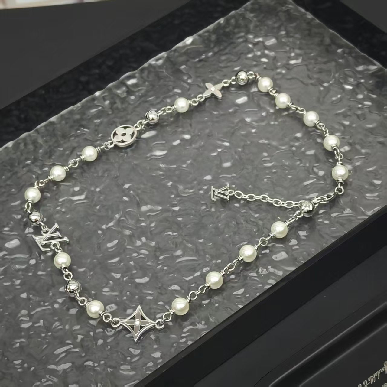 LuxluxHouse Best Quality Accessories Necklace Bracelet Louis Vuitton