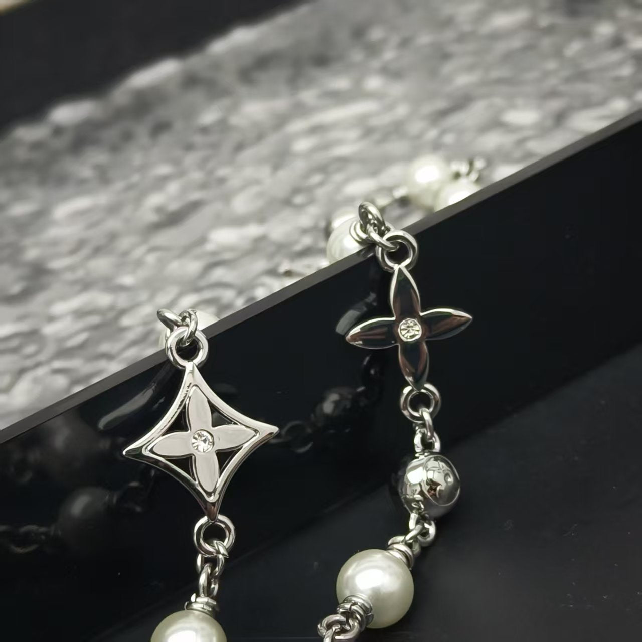 LuxluxHouse Best Quality Accessories Necklace Bracelet Louis Vuitton