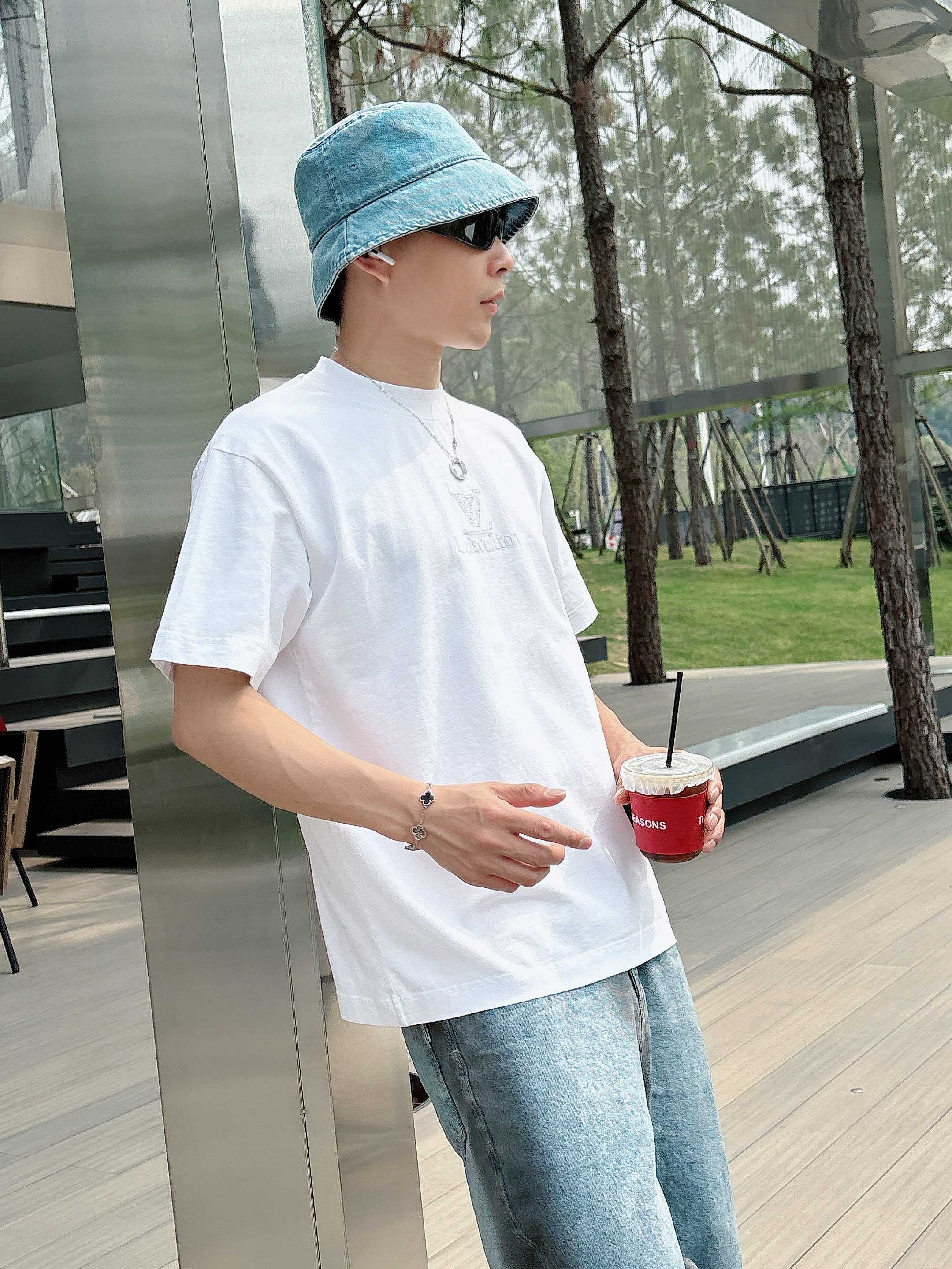 LuxluxHouse Best Quality Clothes T-shirt Louis Vuitton