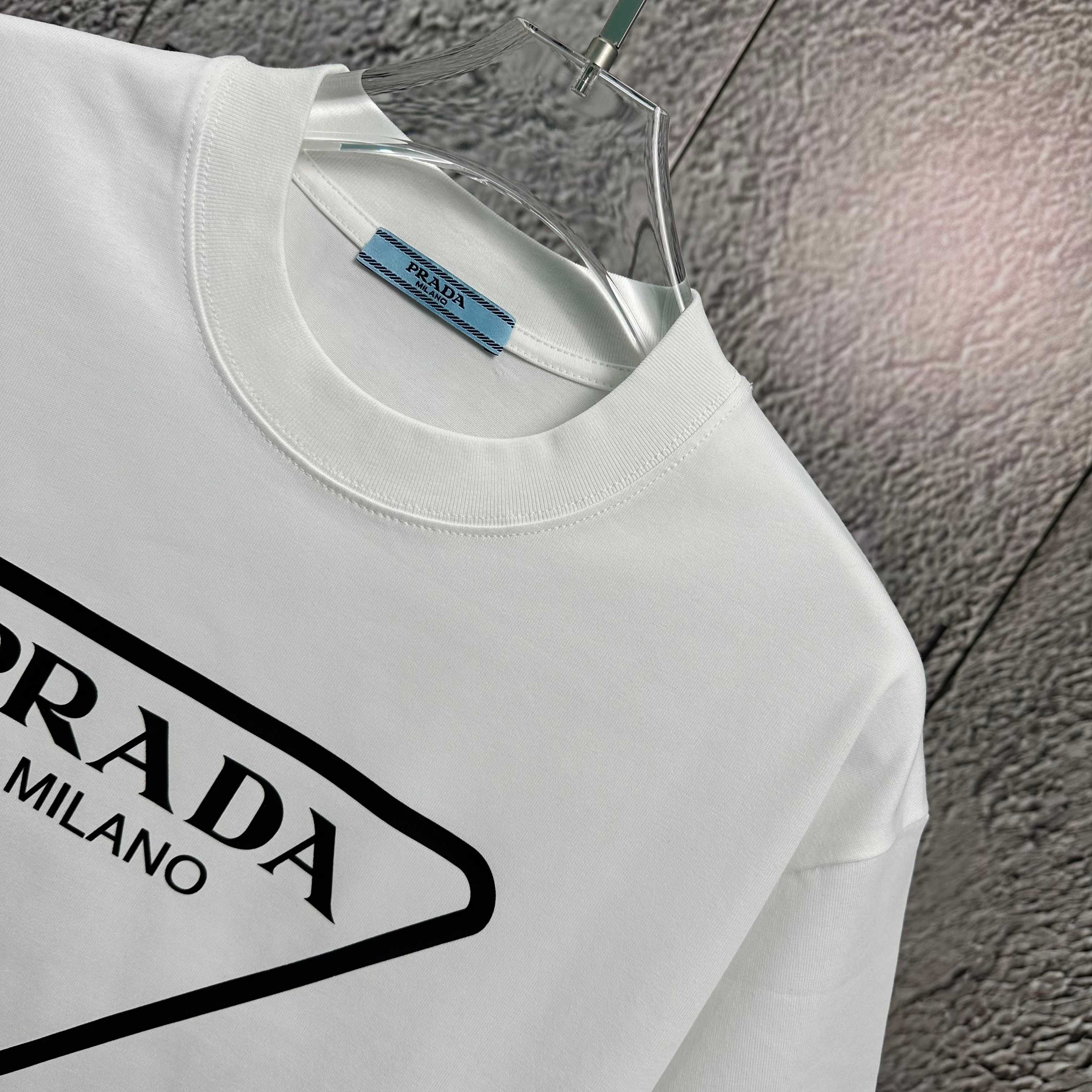 LuxluxHouse Best Quality Clothes T-shirt Prada