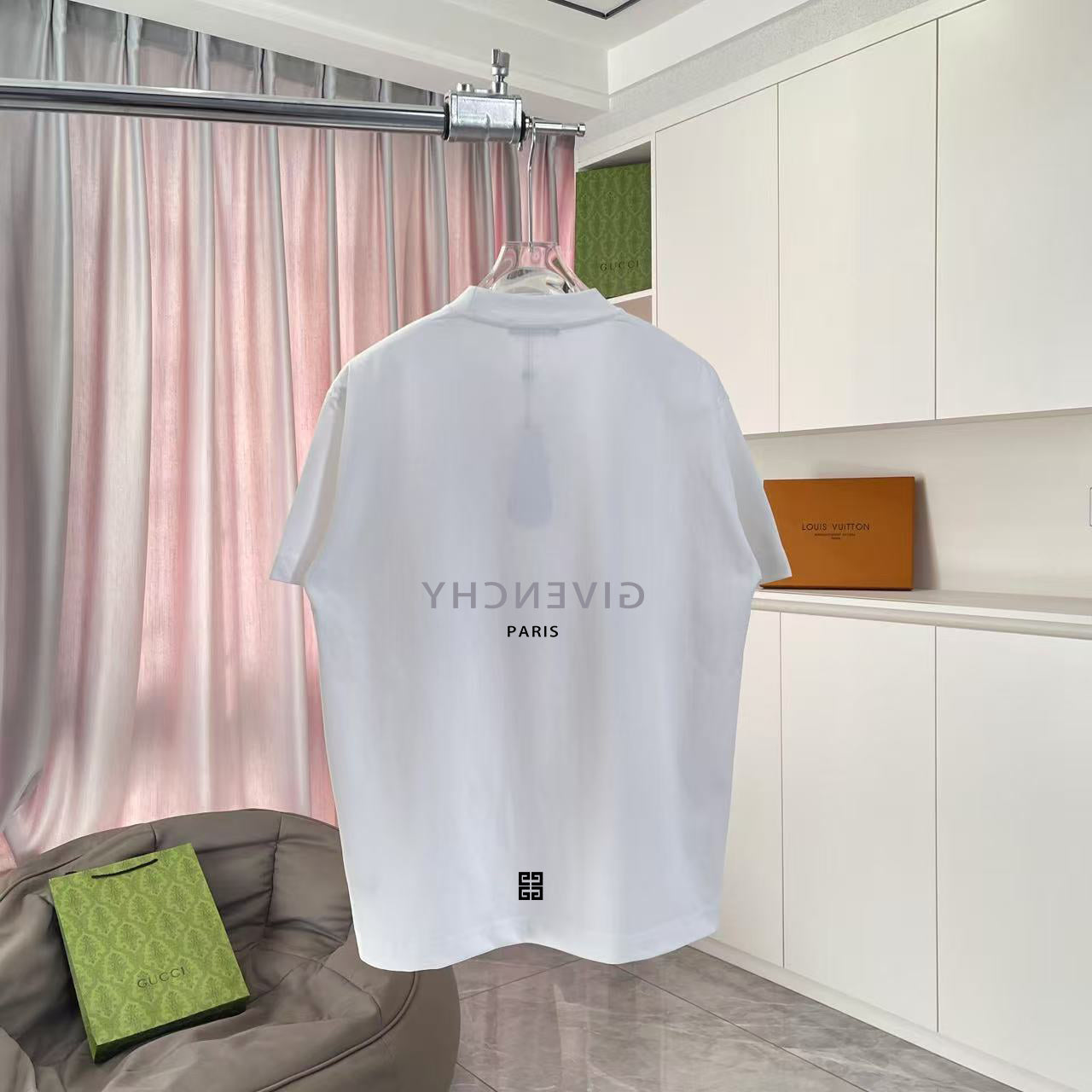 LuxluxHouse Best Quality Clothes Givenchy T-shirt