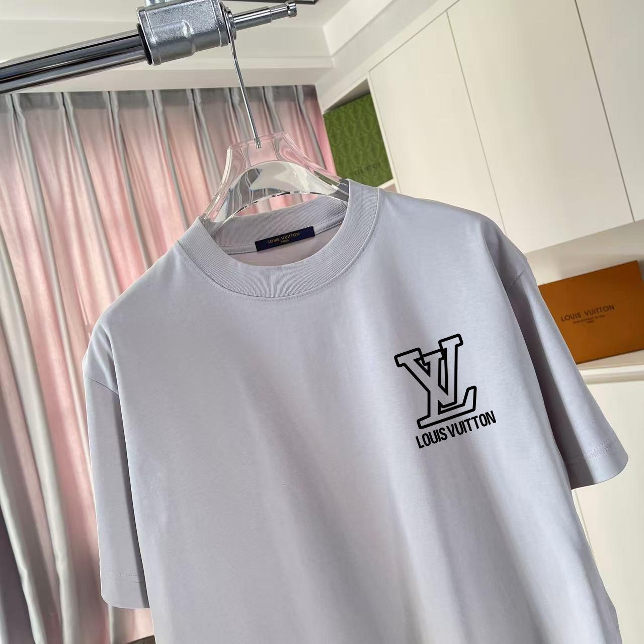LuxluxHouse Best Quality Clothes T-shirt Louis Vuitton