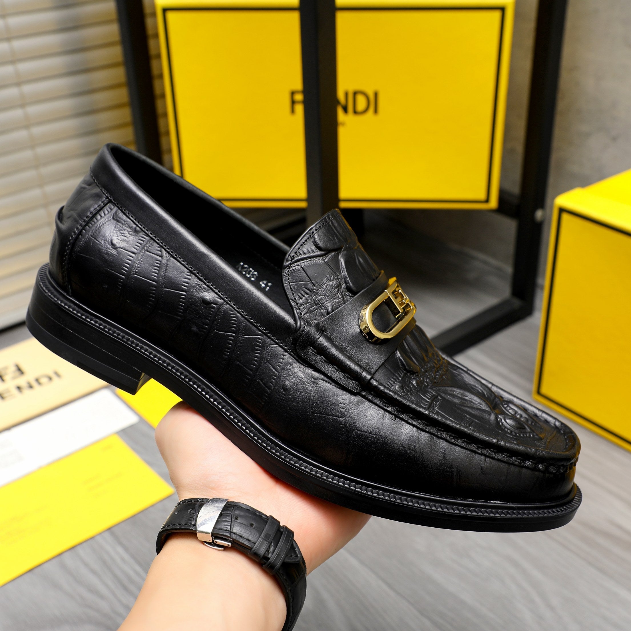 LuxluxHouse Best Quality Shoes Fendi