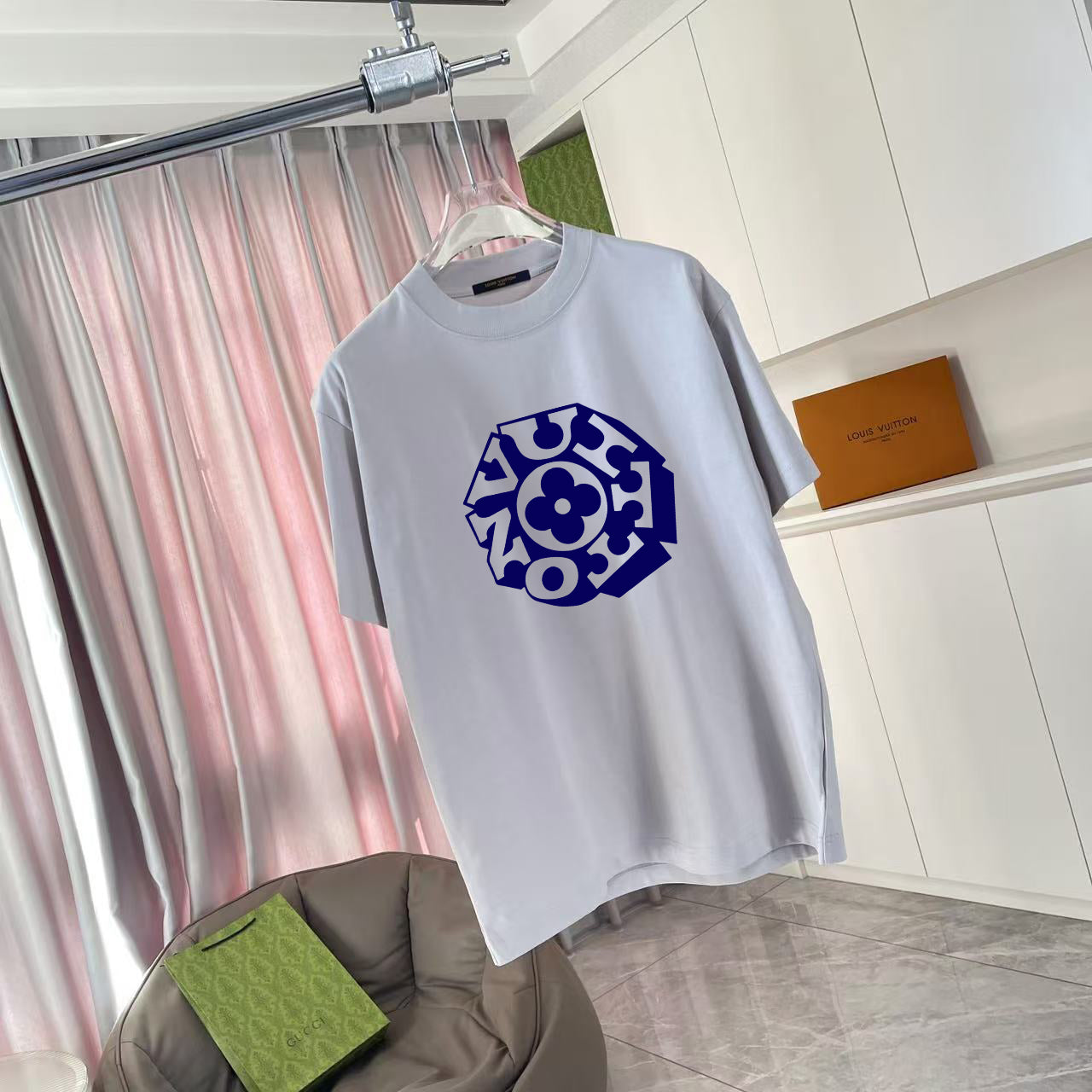 LuxluxHouse Best Quality Clothes T-shirt Louis Vuitton