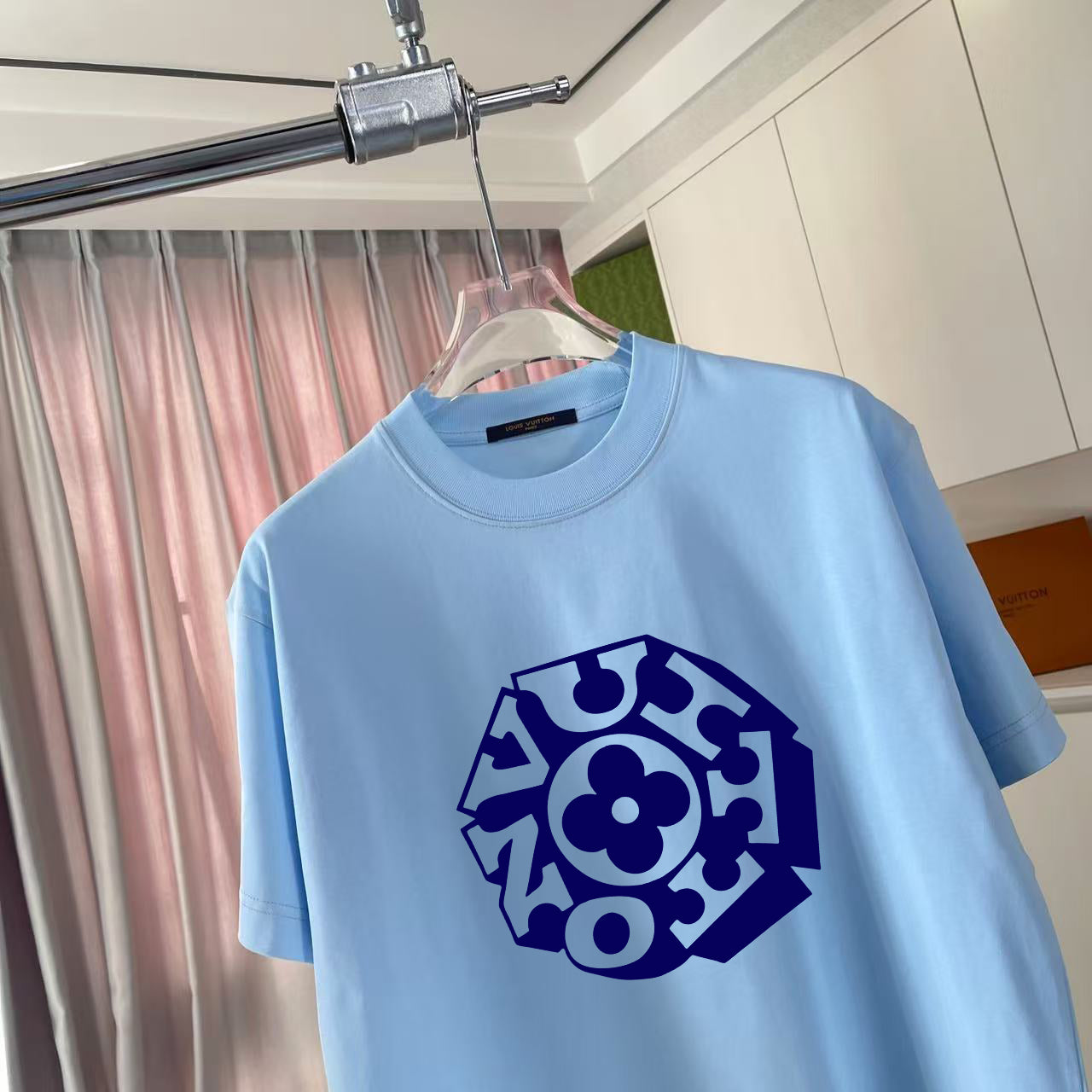 LuxluxHouse Best Quality Clothes T-shirt Louis Vuitton