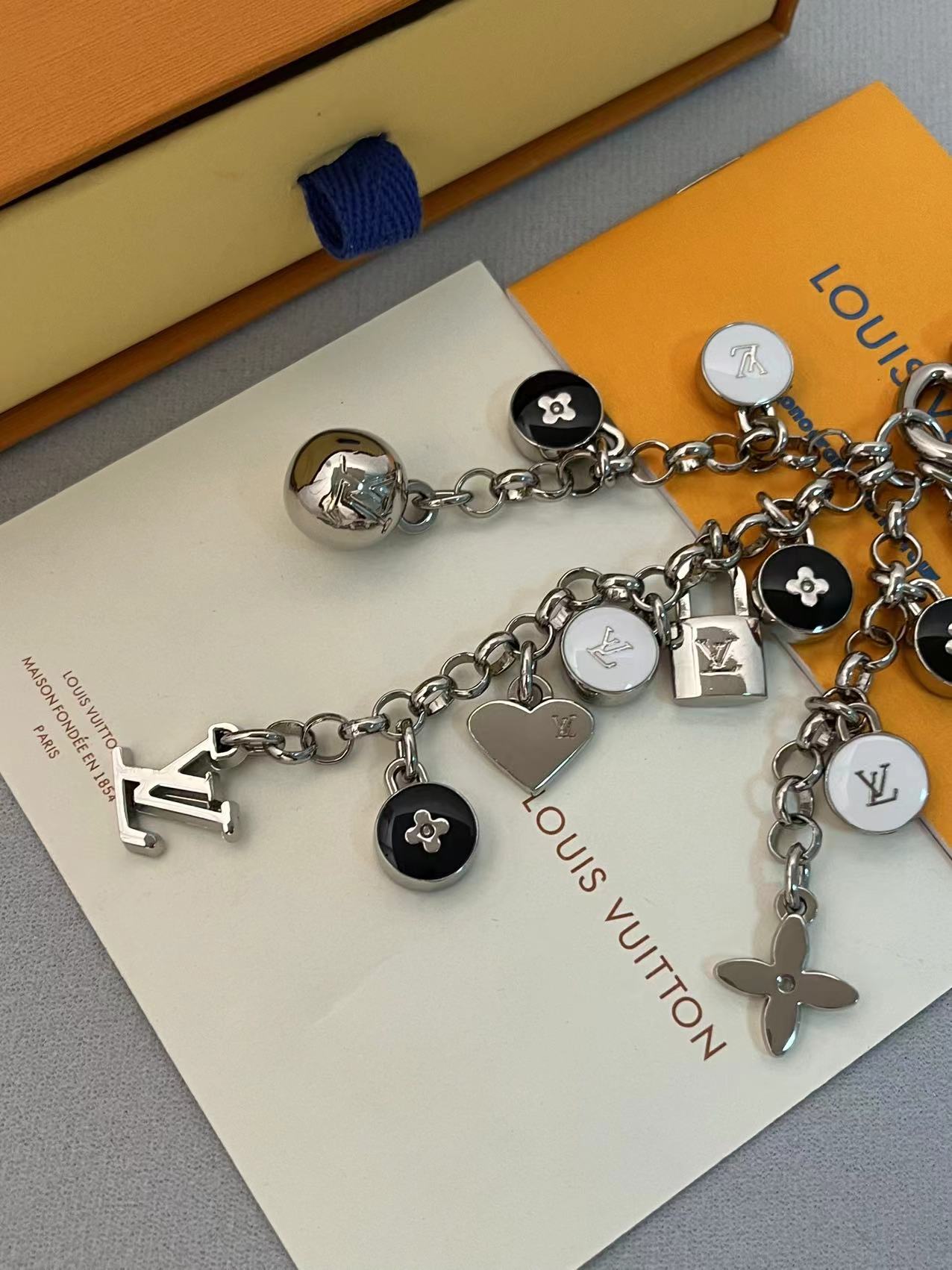 LuxluxHouse Best Quality Accessories Louis Vuitton Keychain