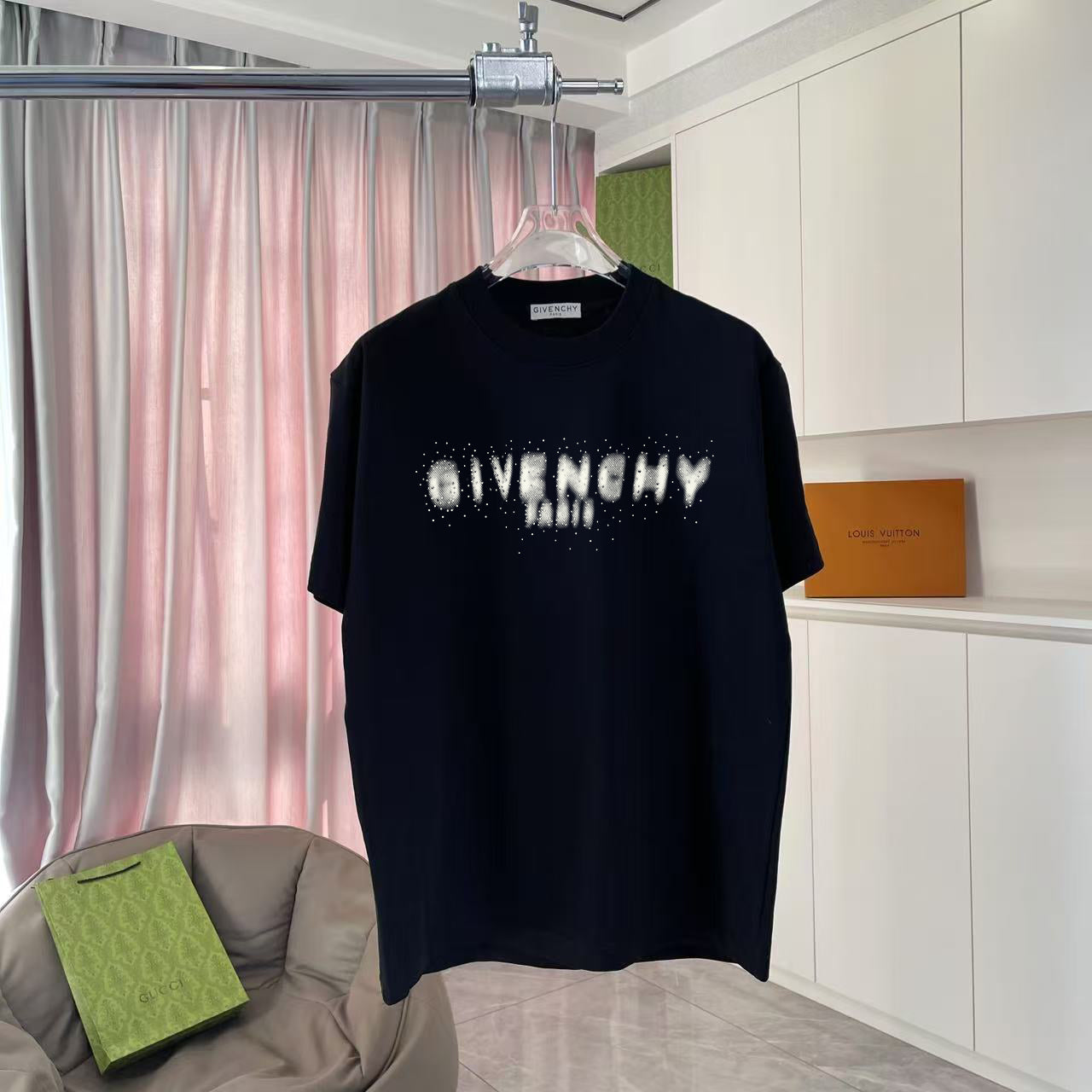 LuxluxHouse Best Quality Clothes Givenchy T-shirt