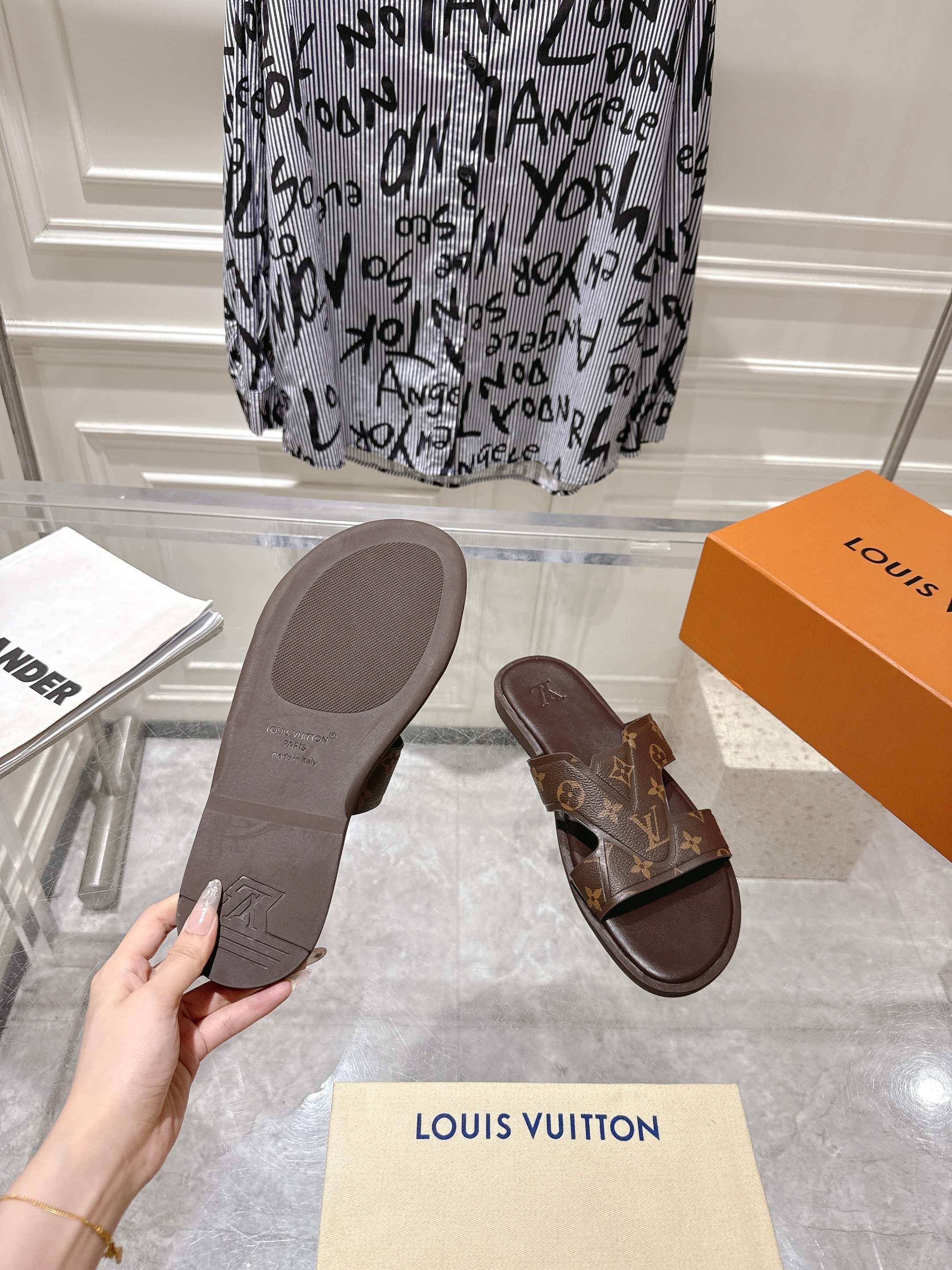 LuxluxHouse Best Quality Sandals Louis Vuitton