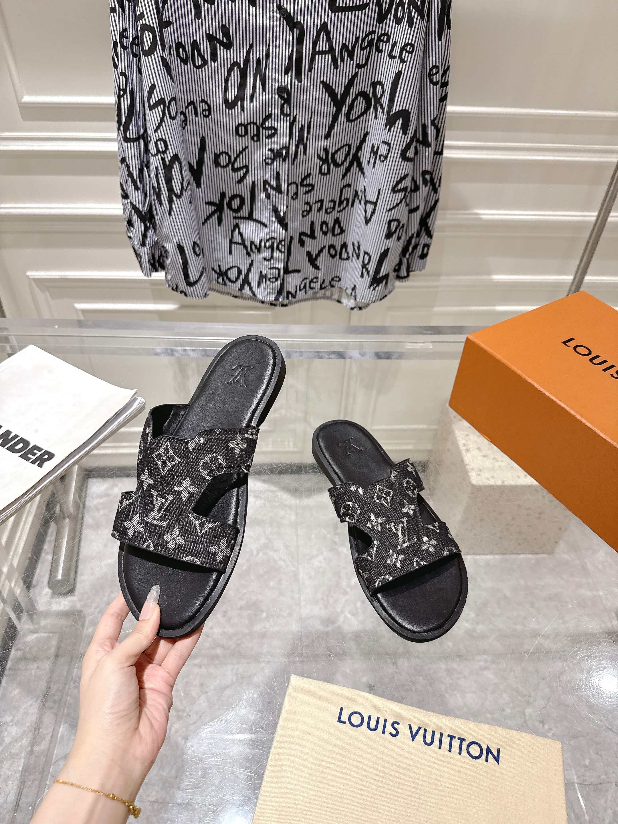 LuxluxHouse Best Quality Sandals Louis Vuitton